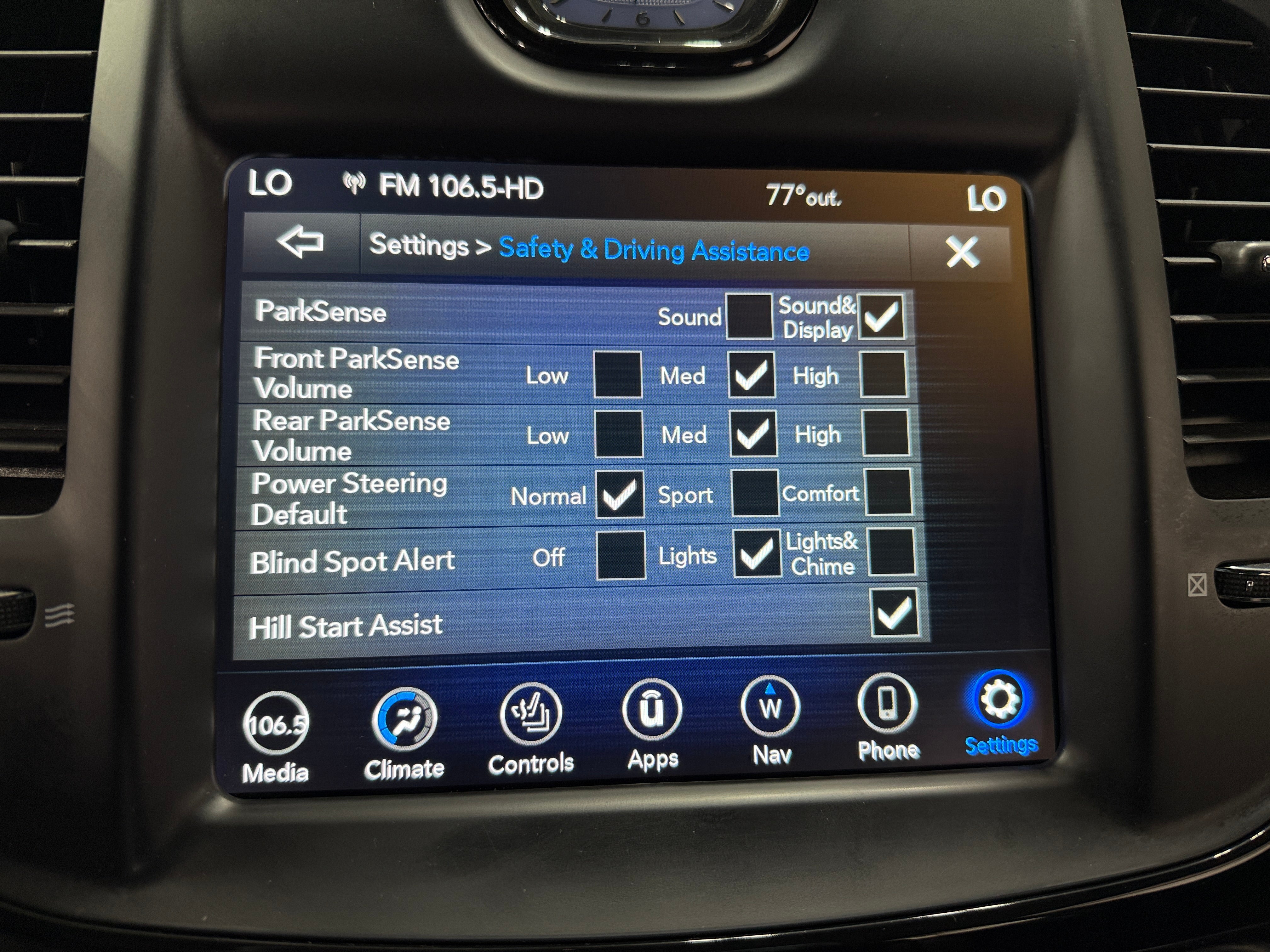 2022 Chrysler 300 S 3