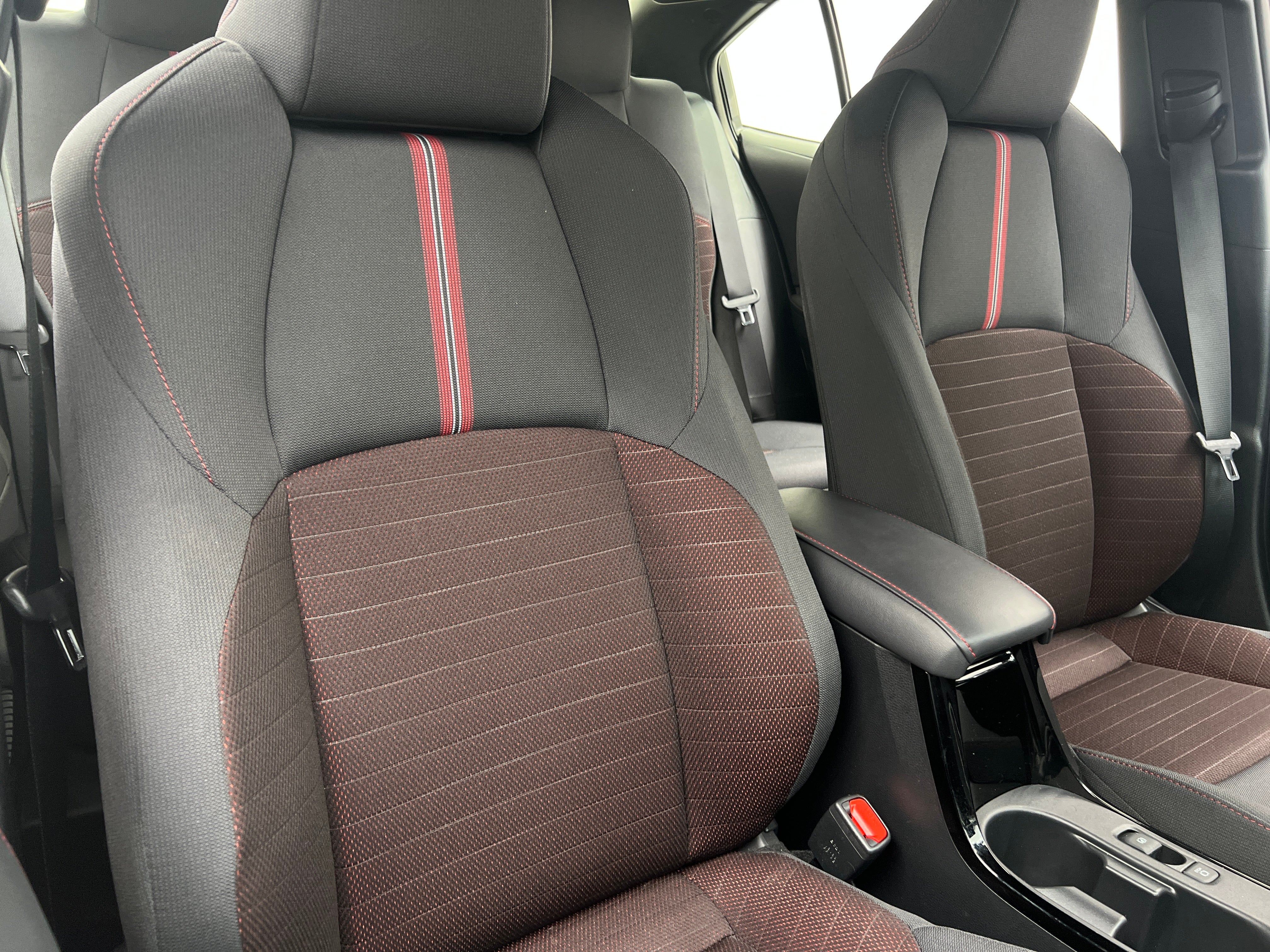 2023 Toyota Corolla SE 2