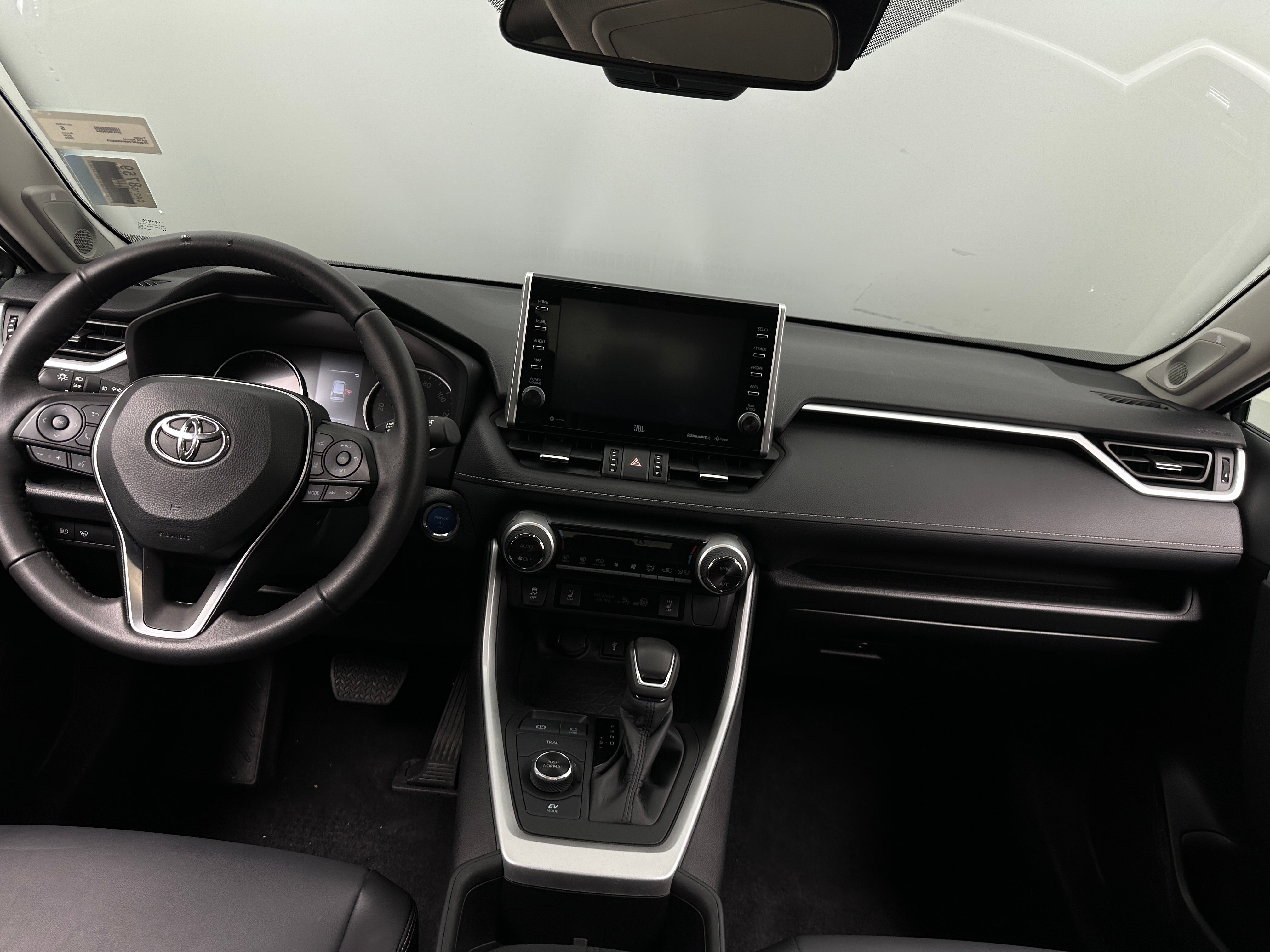 2022 Toyota RAV4 XLE Premium 2