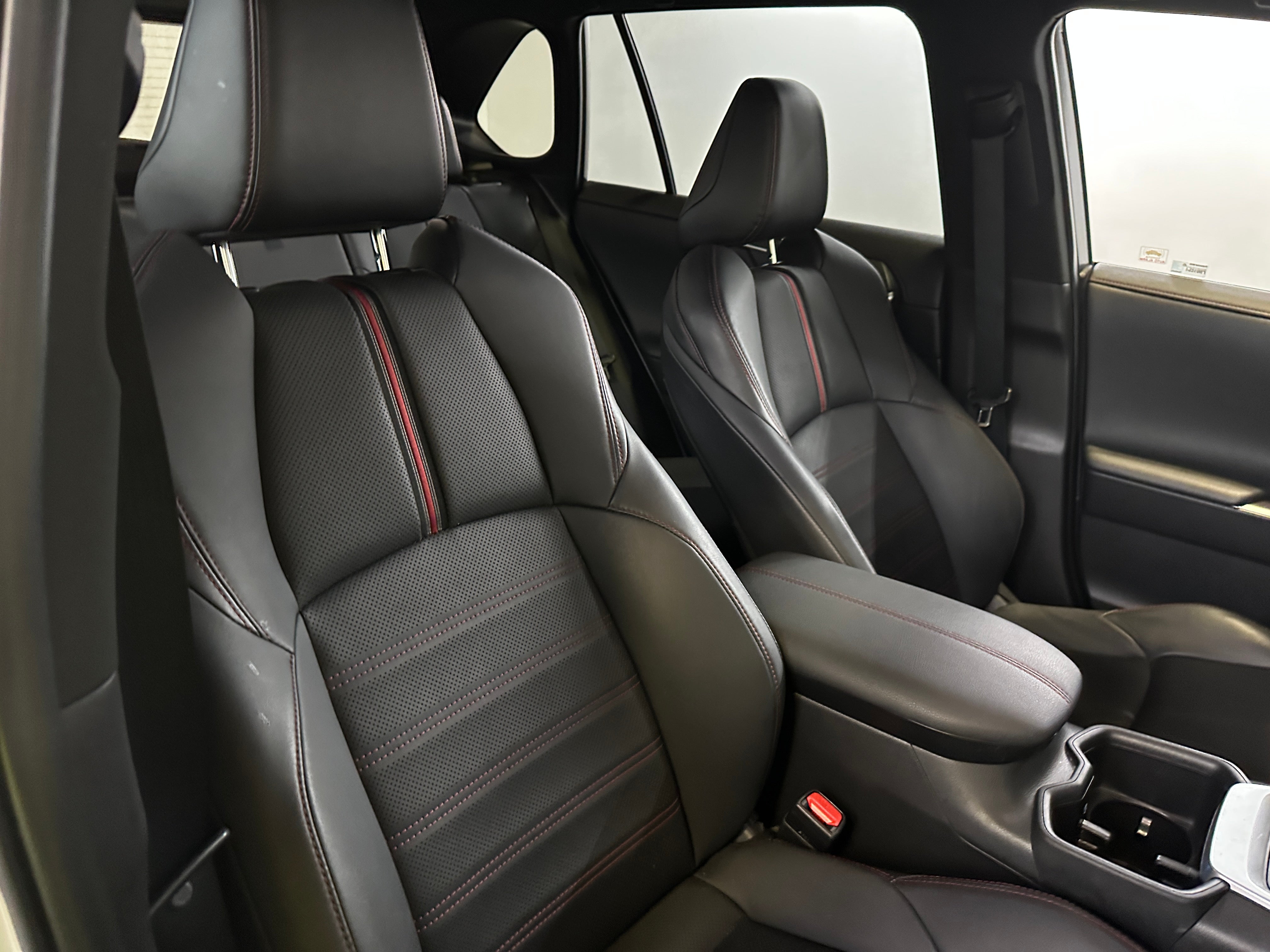 2022 Toyota RAV4 Prime XSE 2