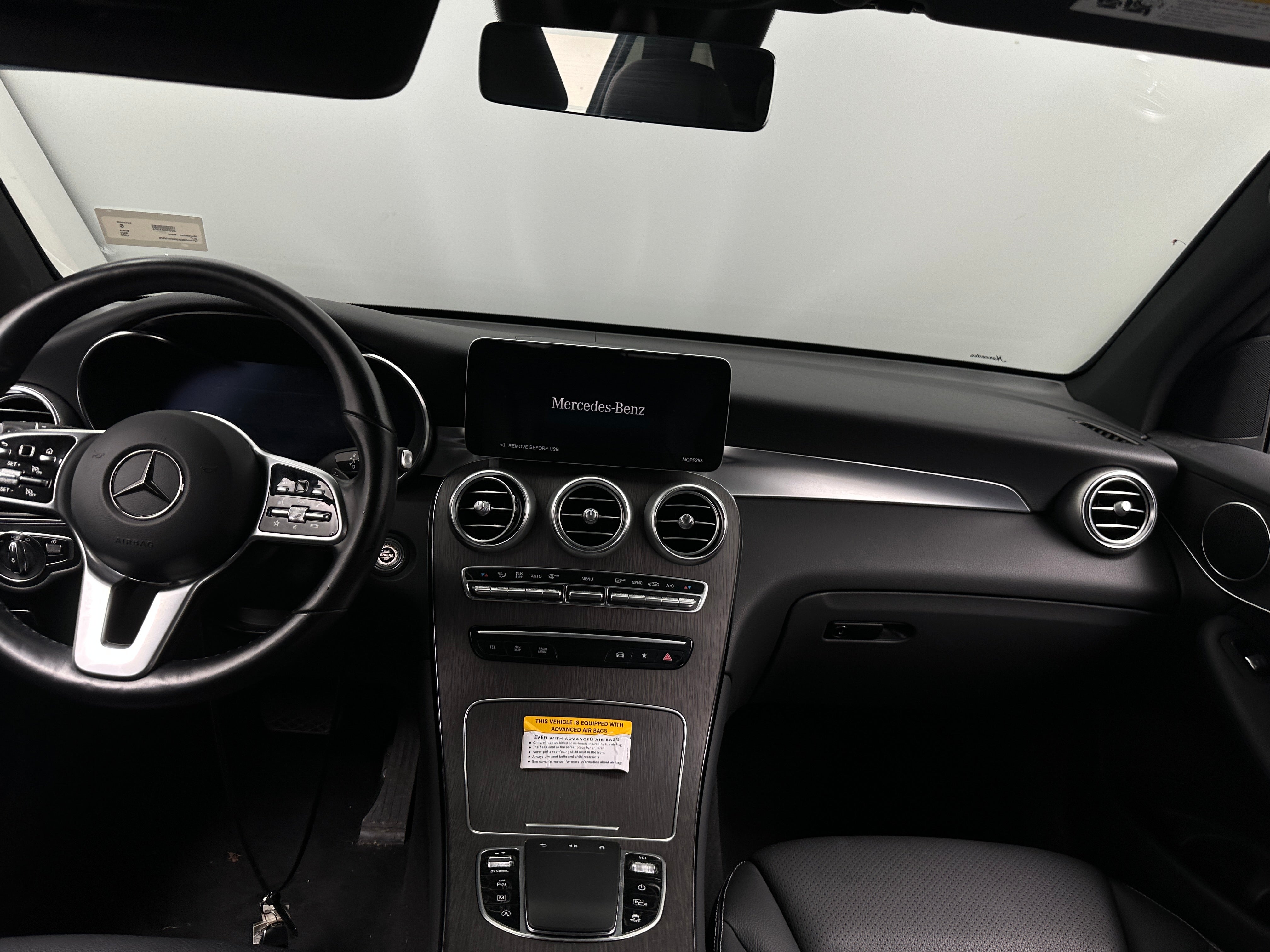 2022 Mercedes-Benz GLC 300 2
