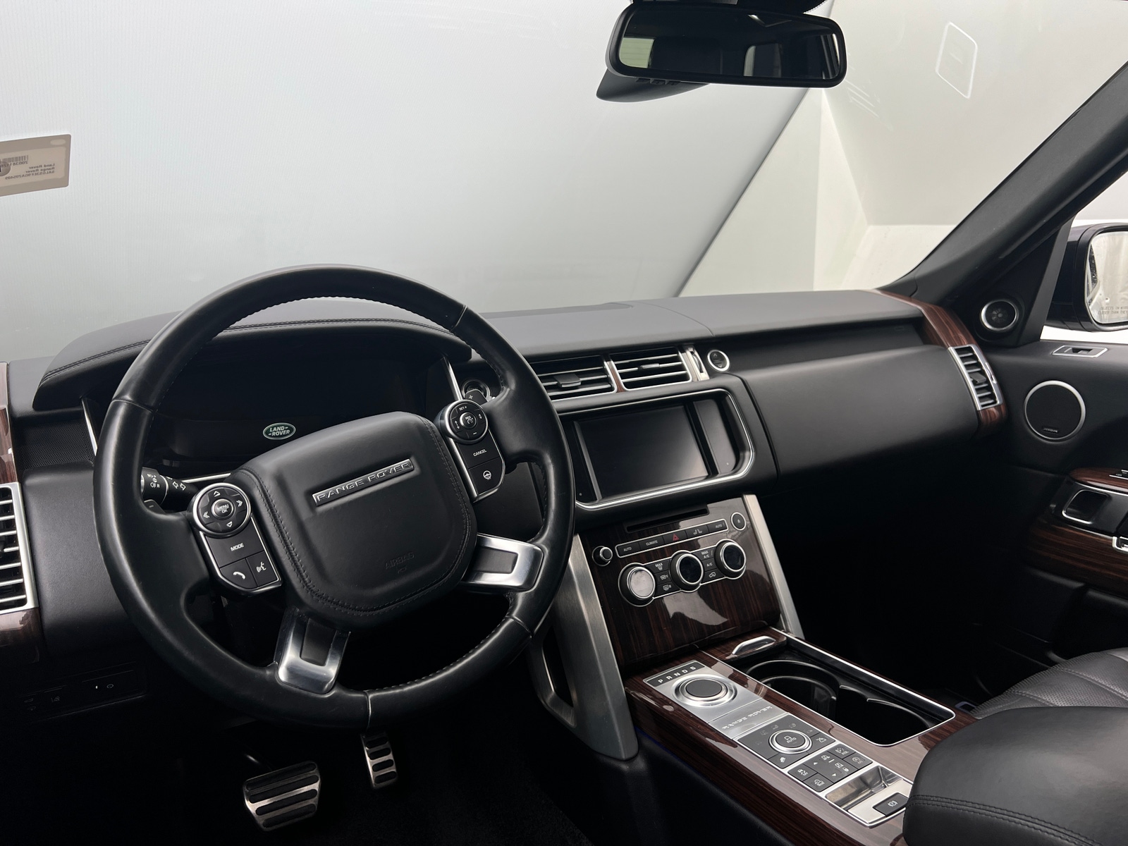 Thumbnail: 2016 Land Rover Range Rover - 2