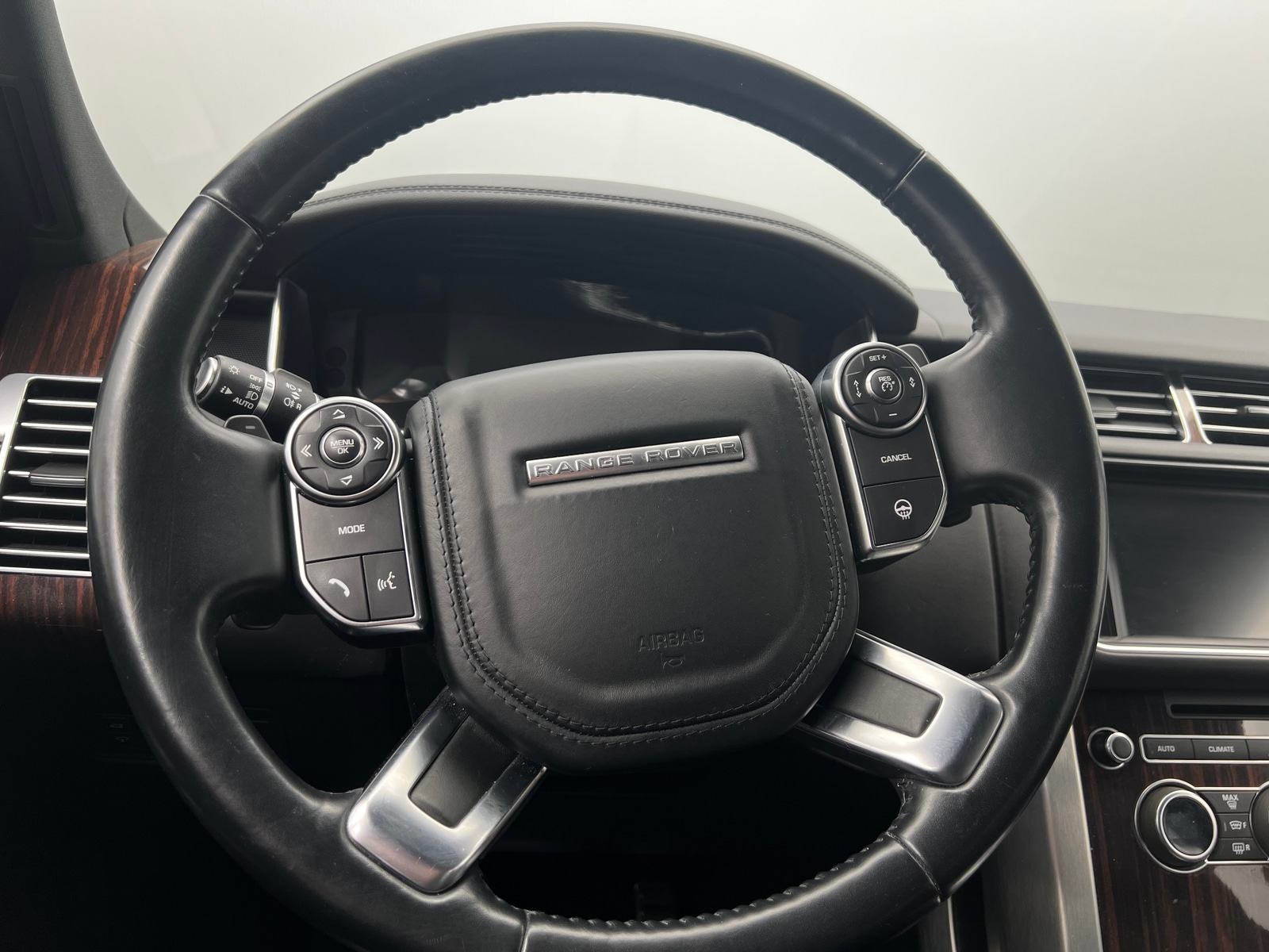 Thumbnail: 2016 Land Rover Range Rover - 4
