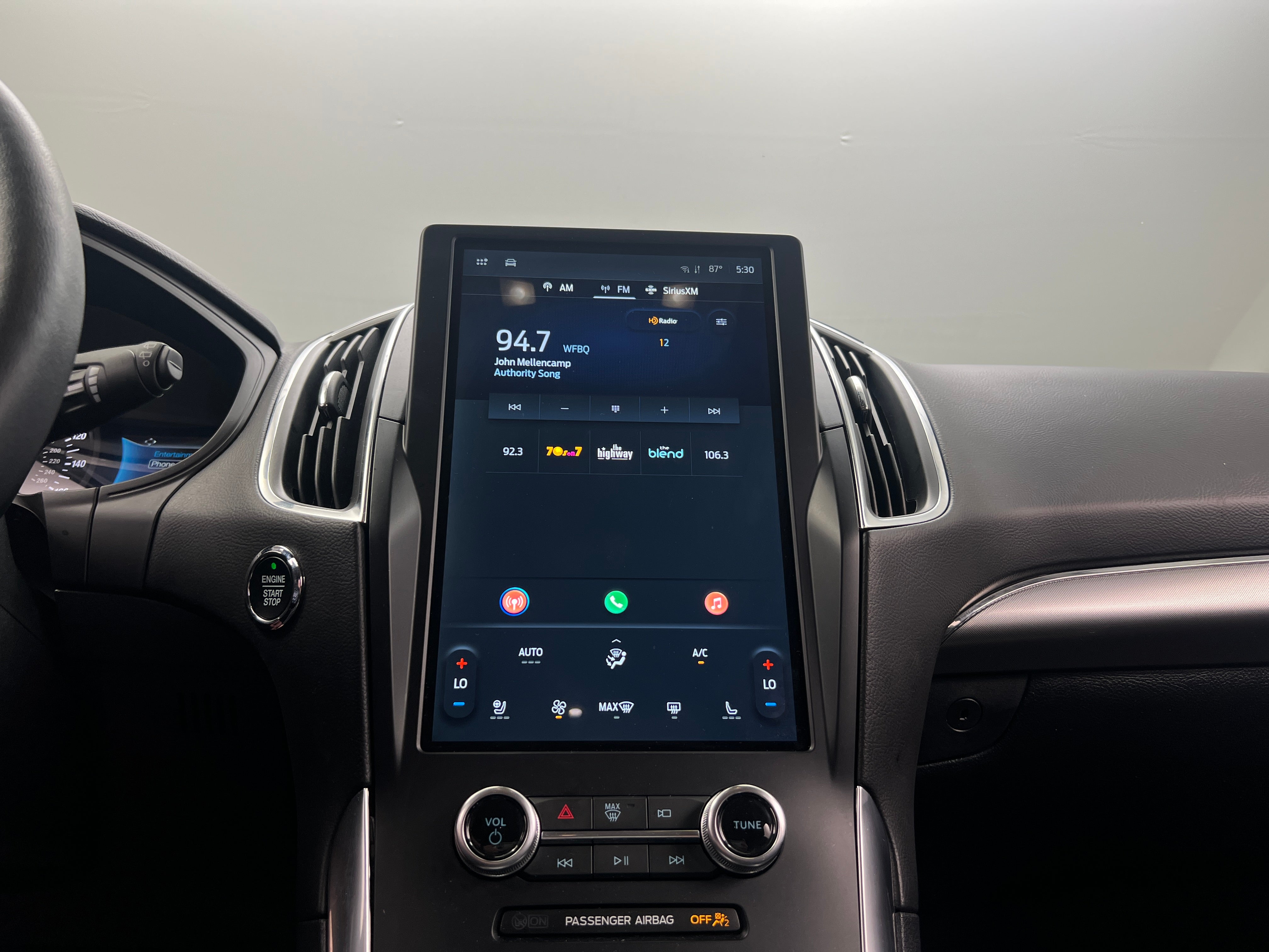 2024 Ford Edge Titanium 3