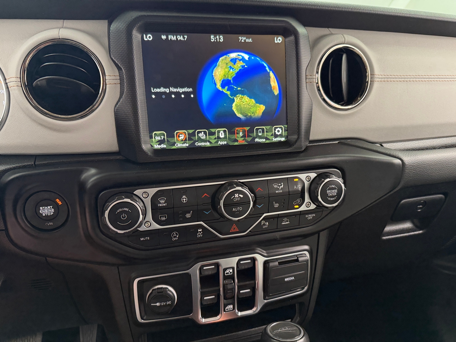 Thumbnail: 2023 Jeep Gladiator - 4
