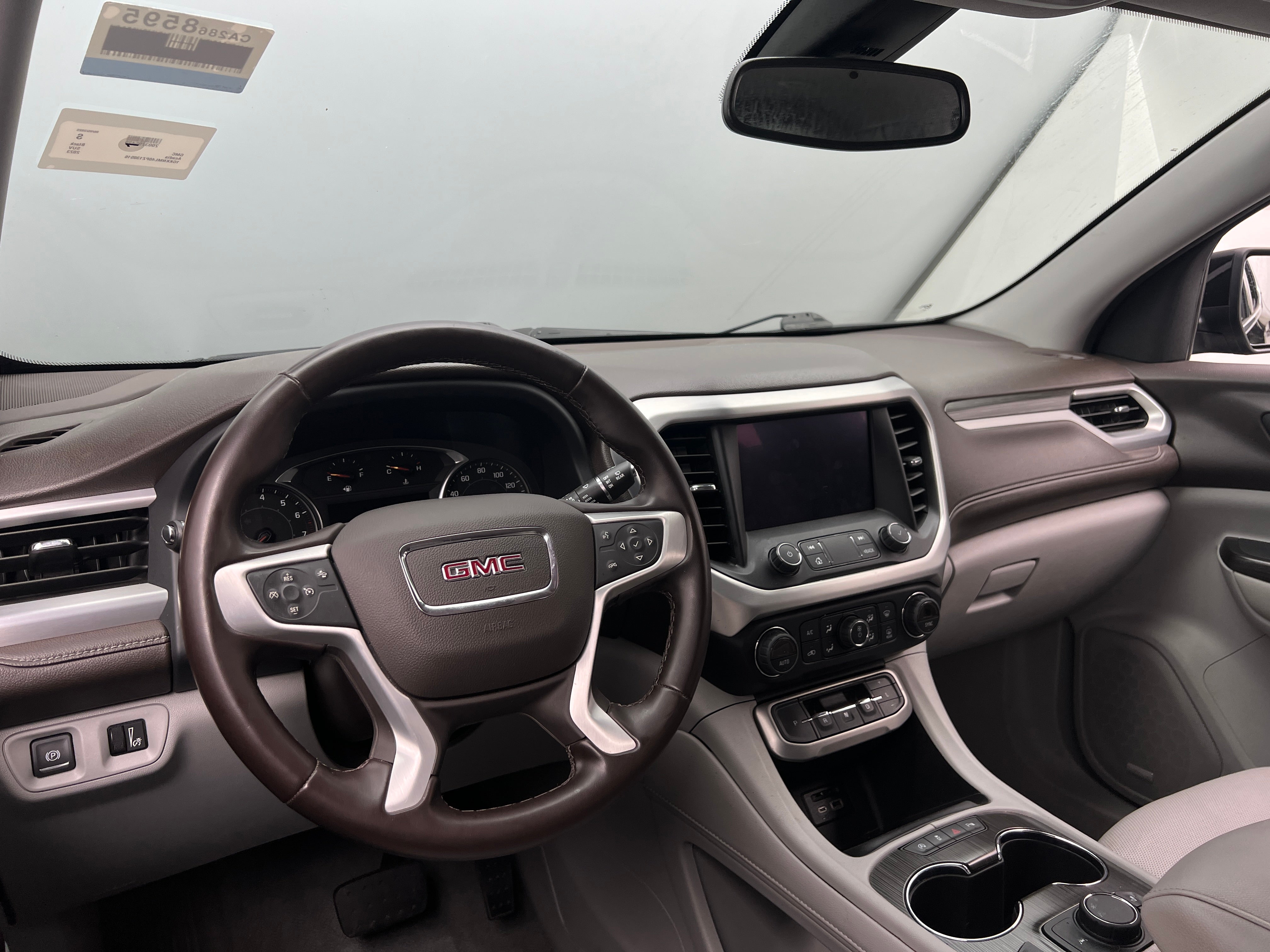 2023 GMC Acadia SLT 2