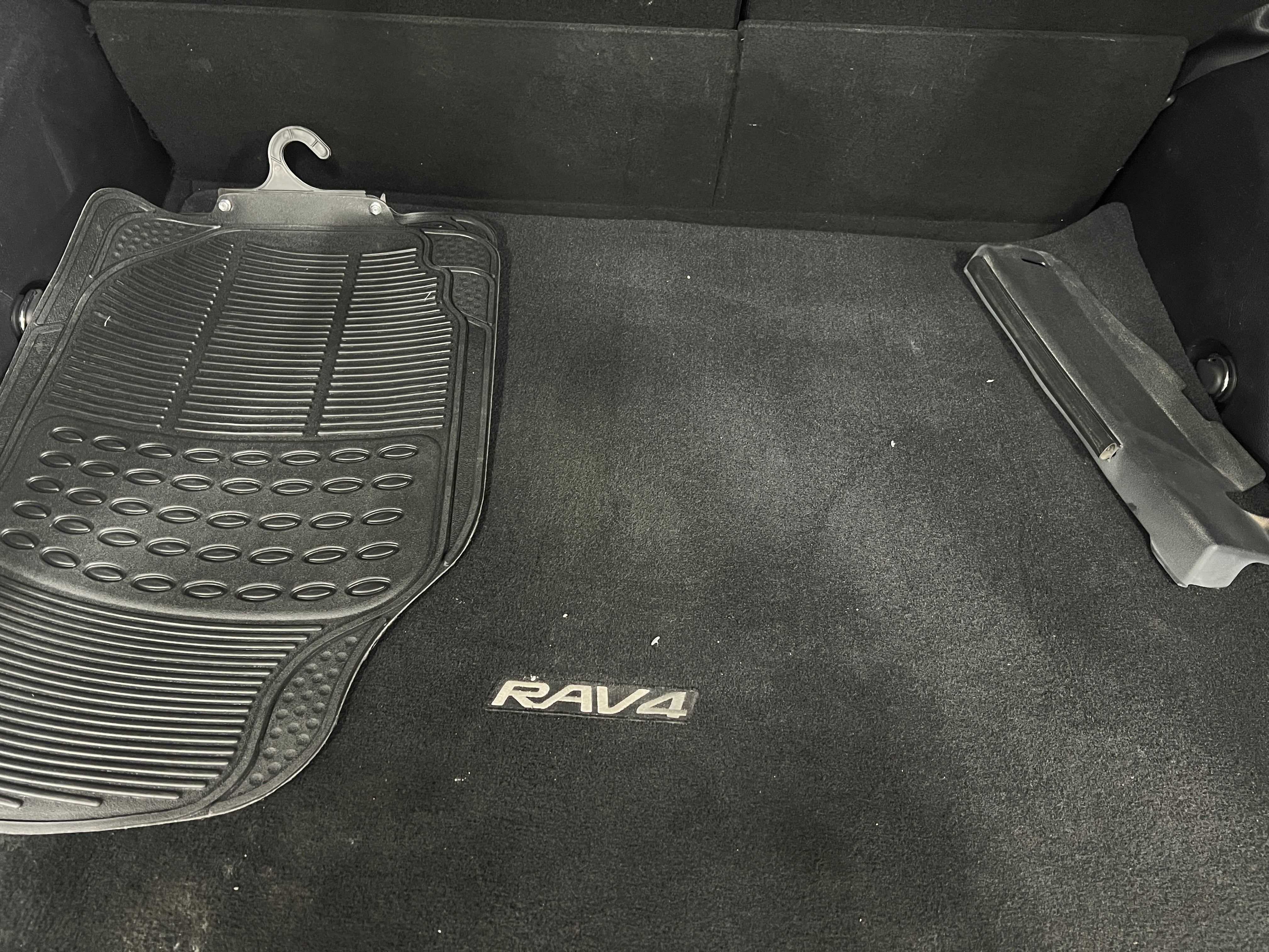 2013 Toyota RAV4 XLE 7