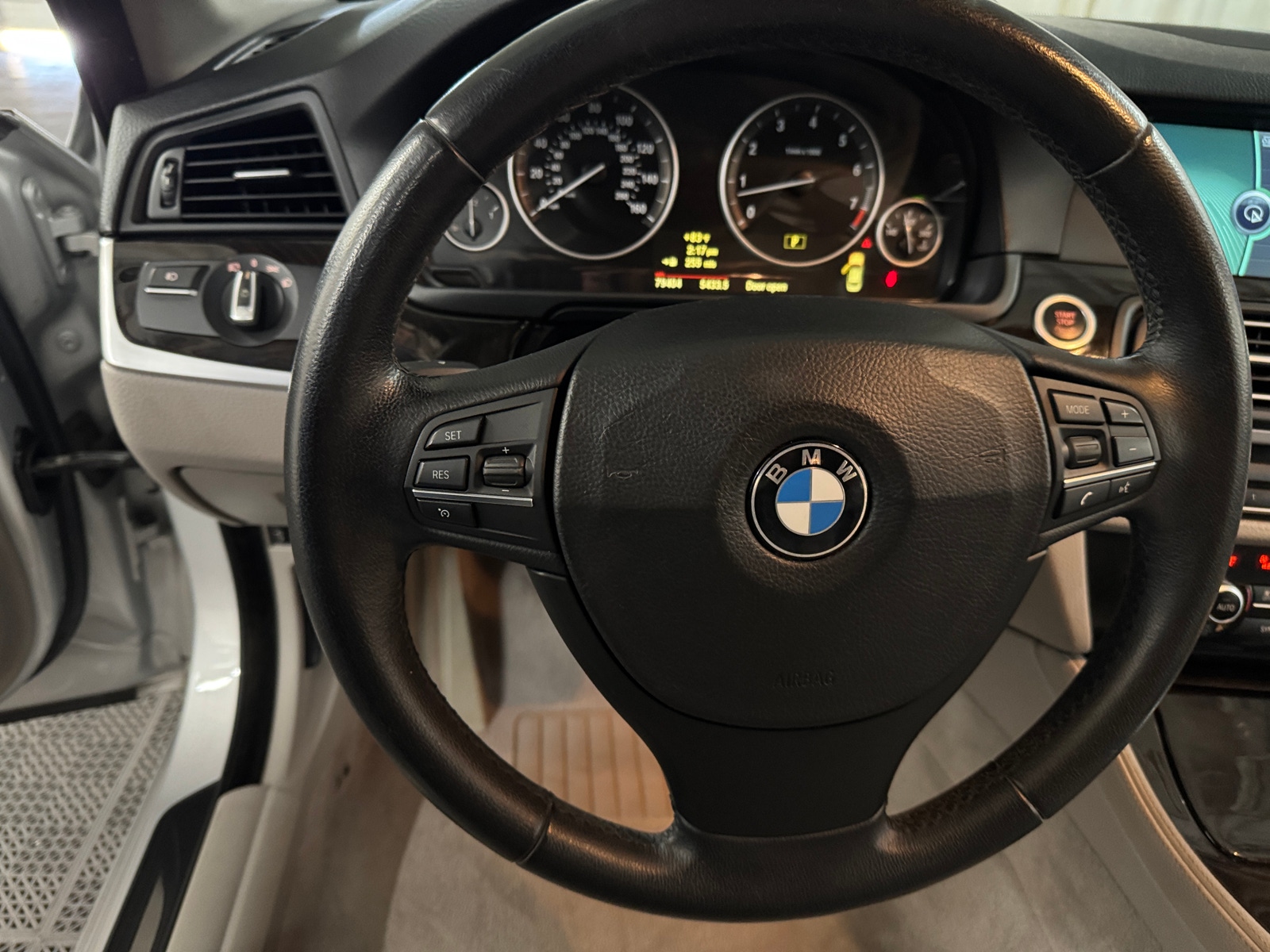 Thumbnail: 2011 BMW 5 Series - 4