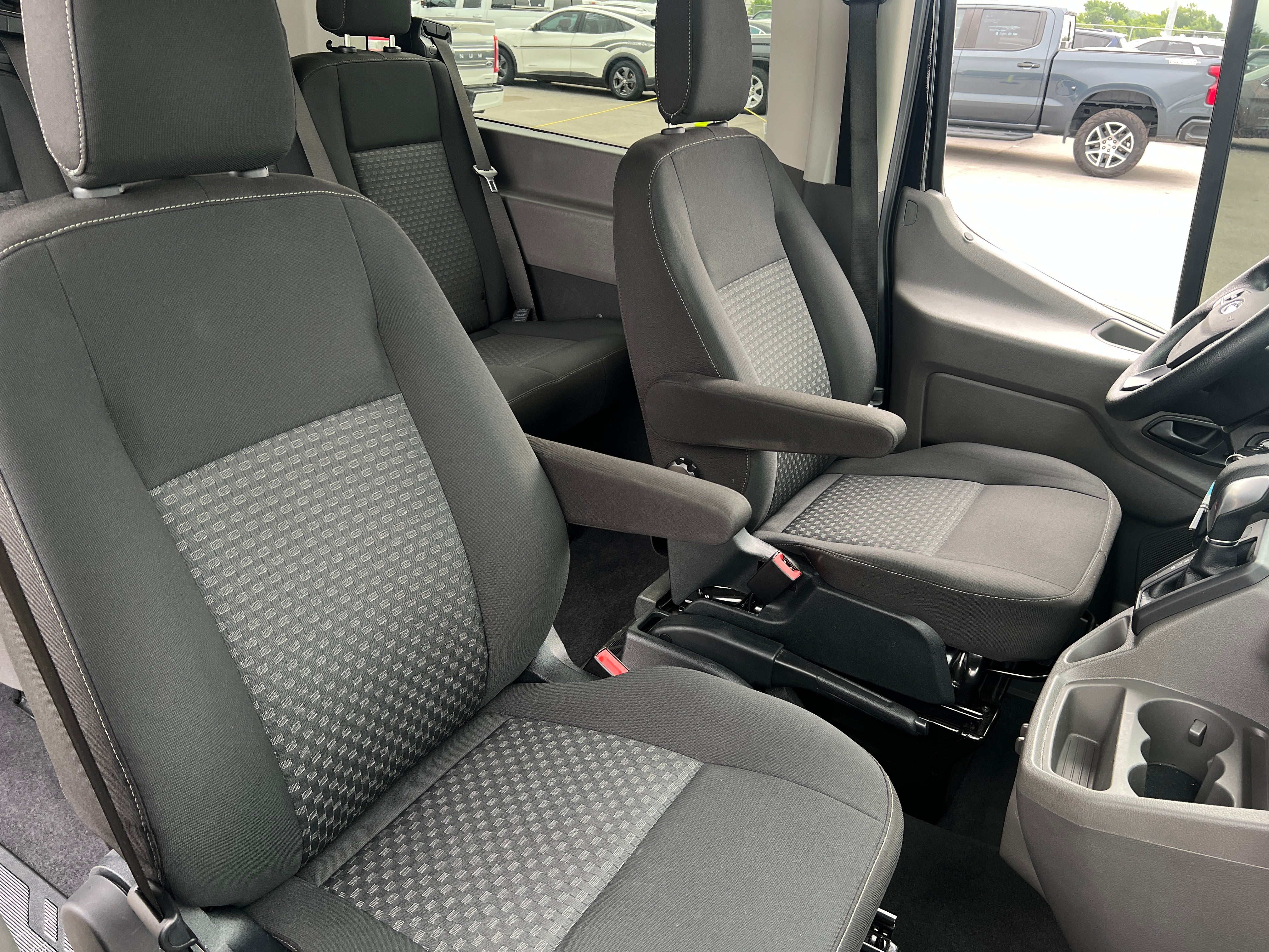 2020 Ford Econoline E-350 2
