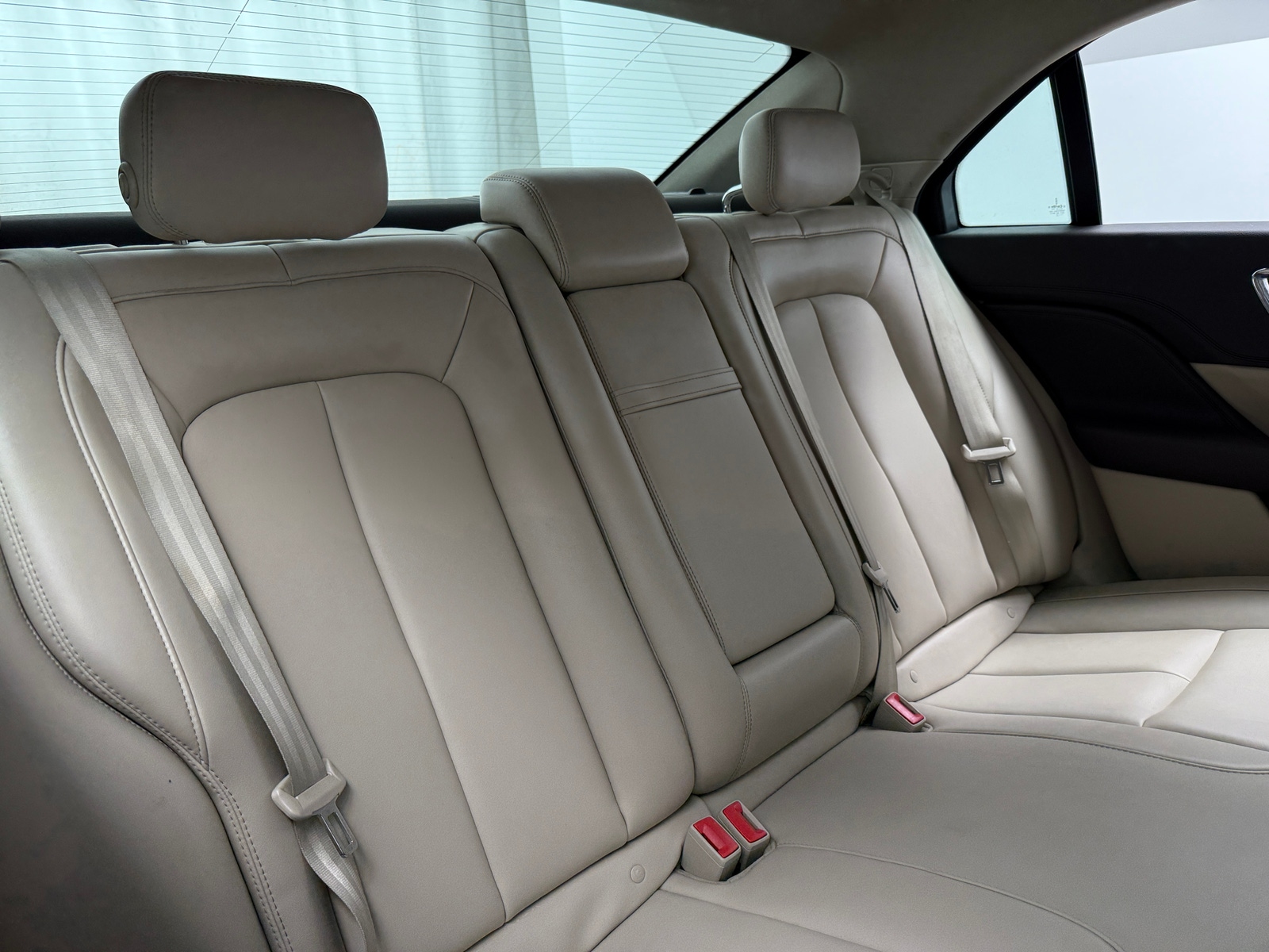 Thumbnail: 2017 Lincoln Continental - 5