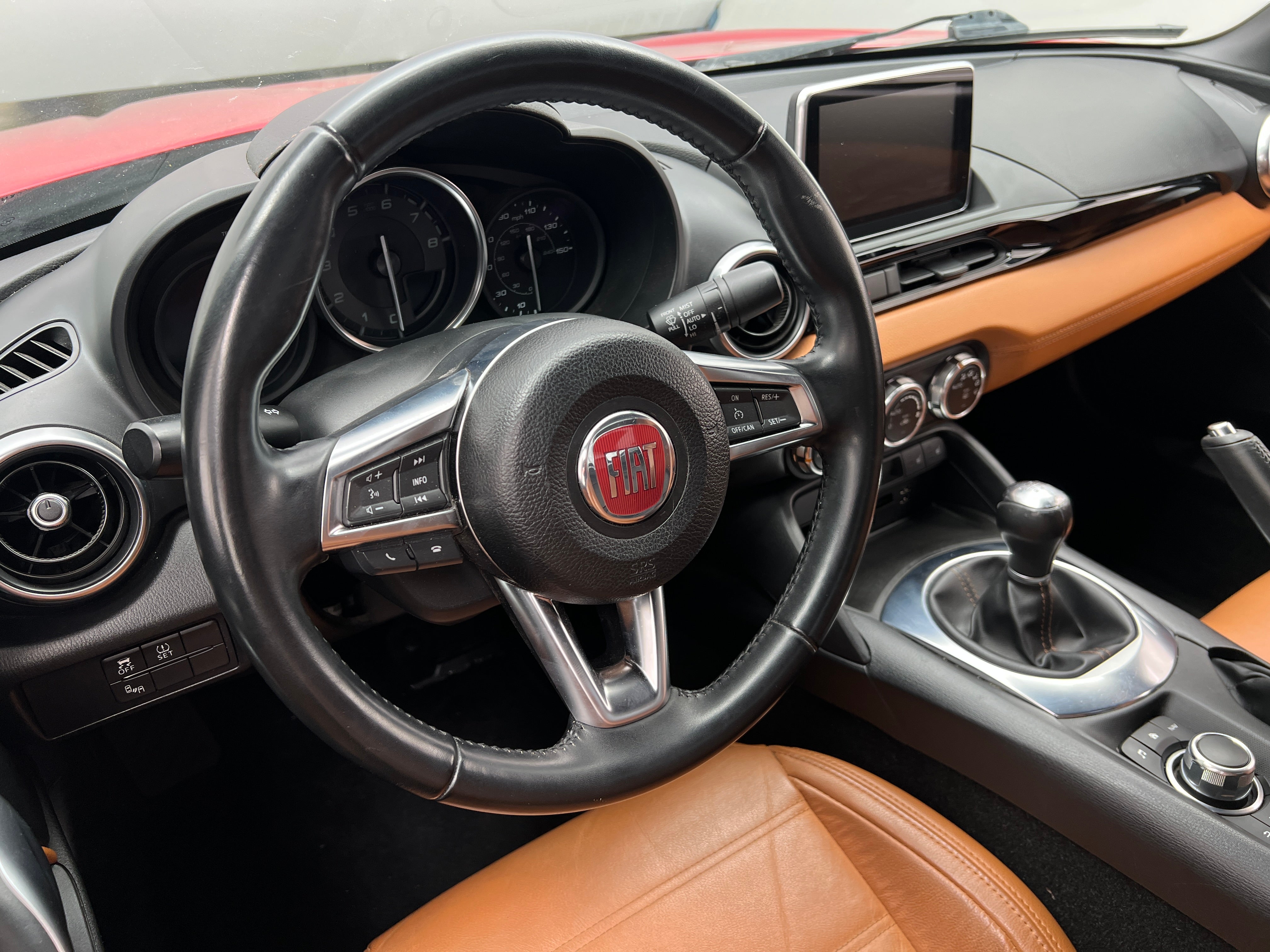 2017 Fiat 124 Spider Lusso 4