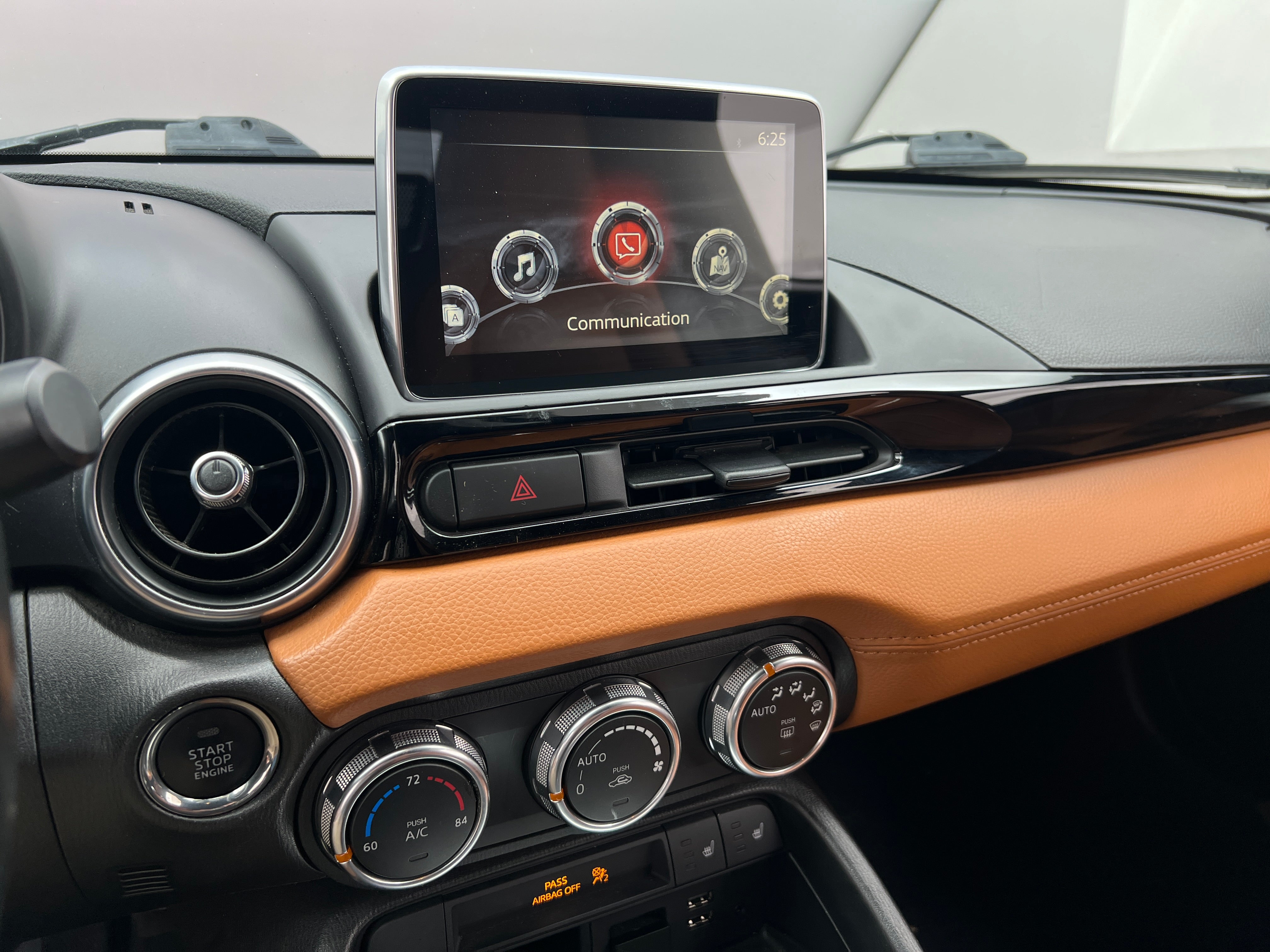 2017 Fiat 124 Spider Lusso 3
