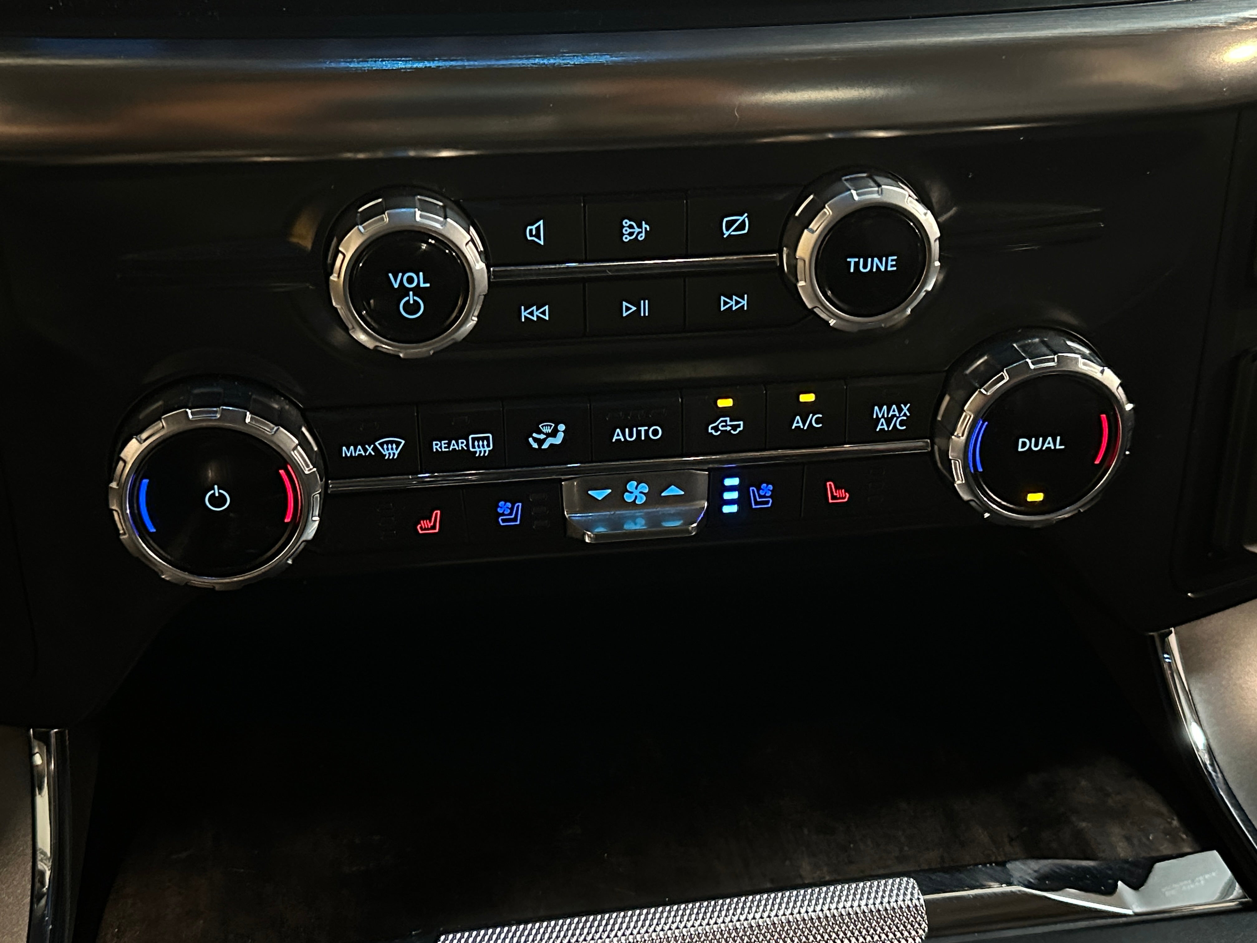 2022 Ford Econoline E-150 3