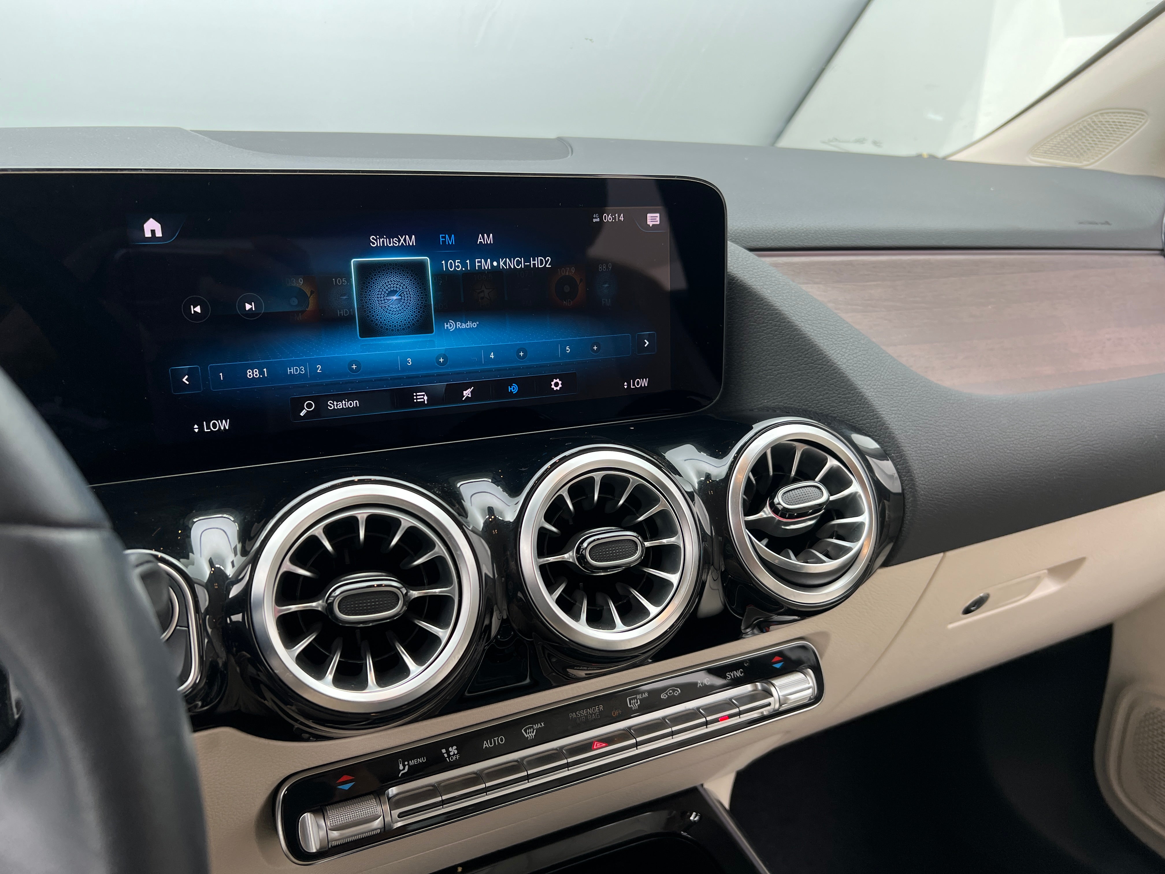 2022 Mercedes-Benz GLA 250 4MATIC 3