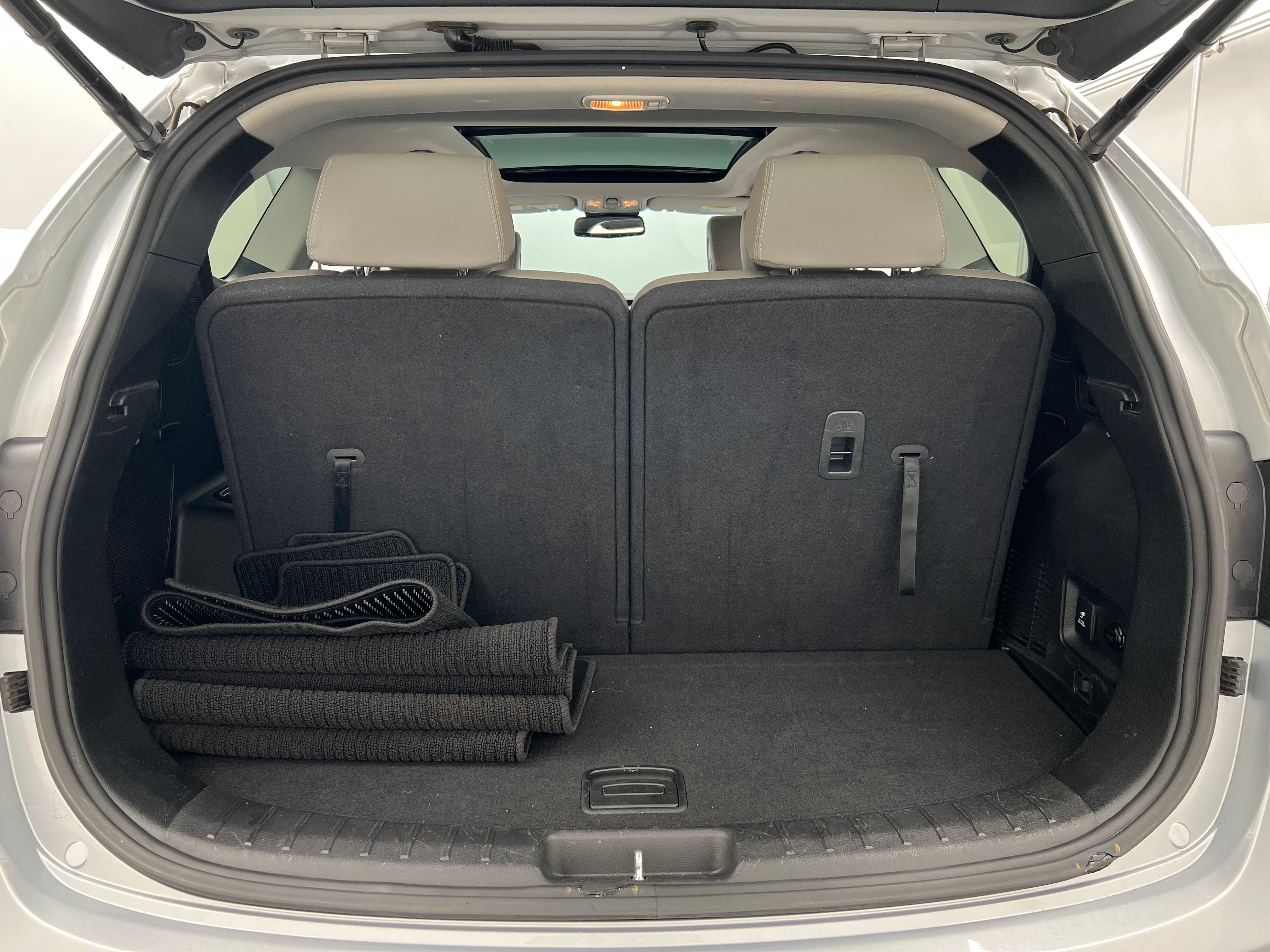 2017 Hyundai Santa Fe Limited 6