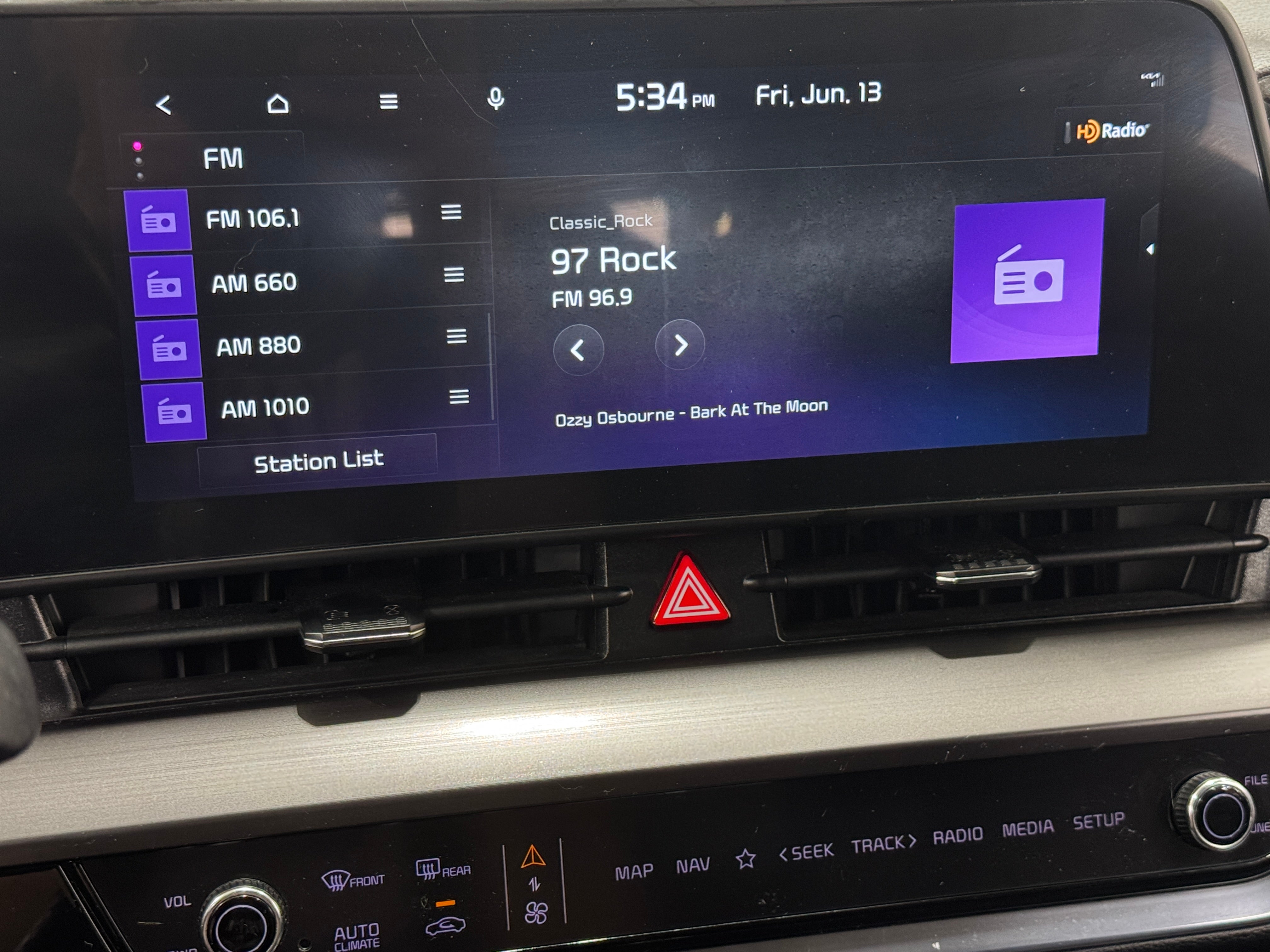 2023 Kia Sportage EX 3