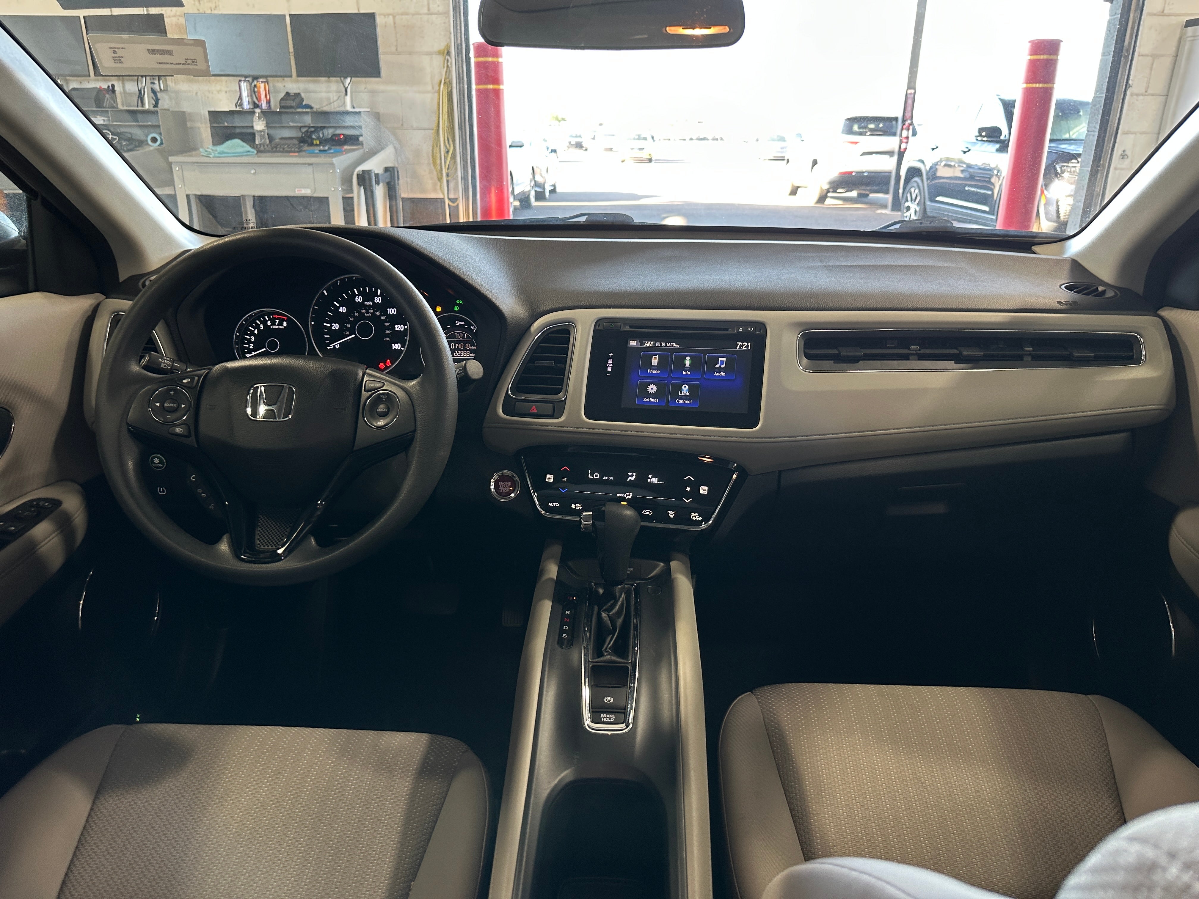Thumbnail: 2018 Honda HR-V - 3
