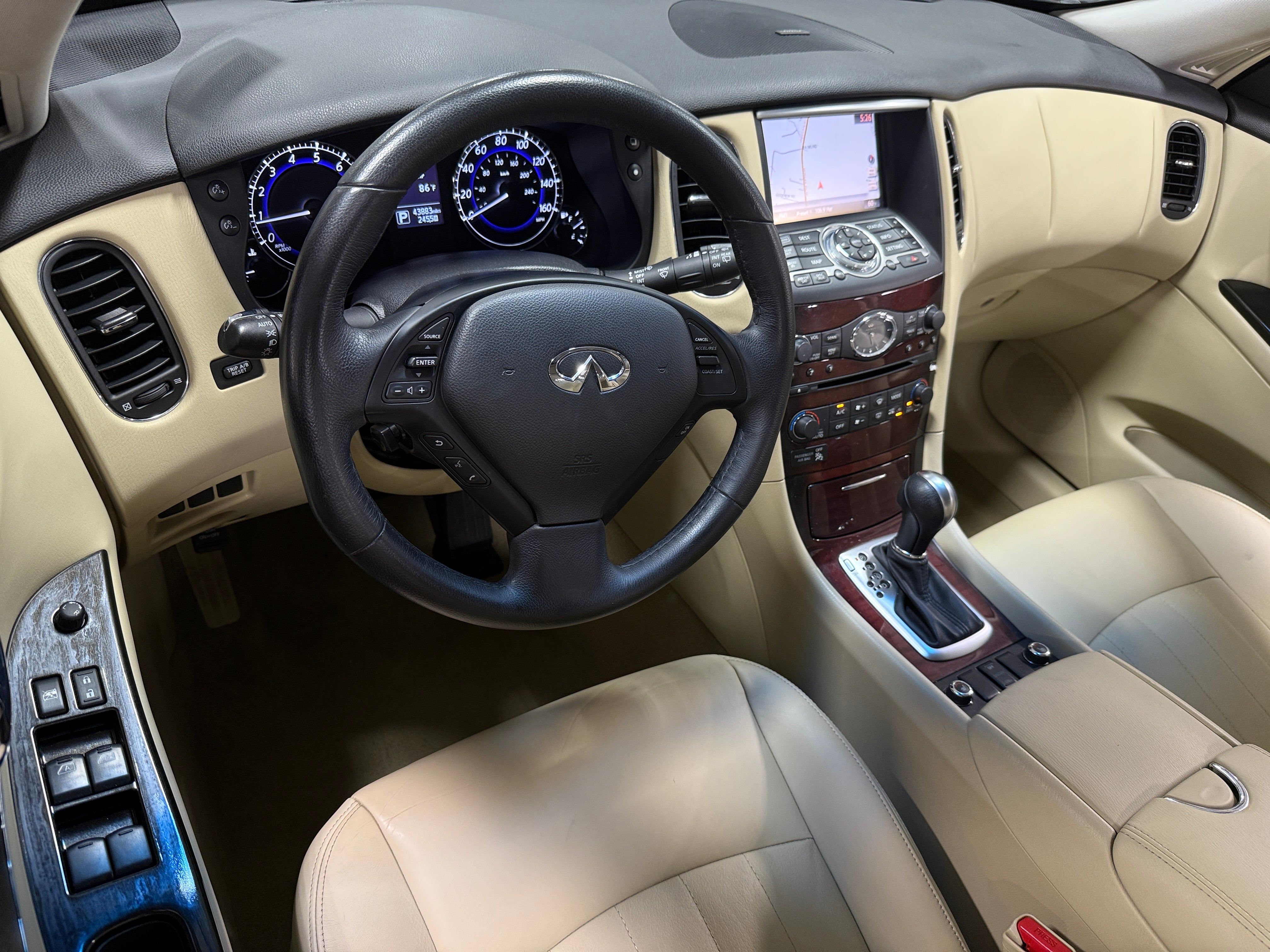 2017 INFINITI QX50 Base 2