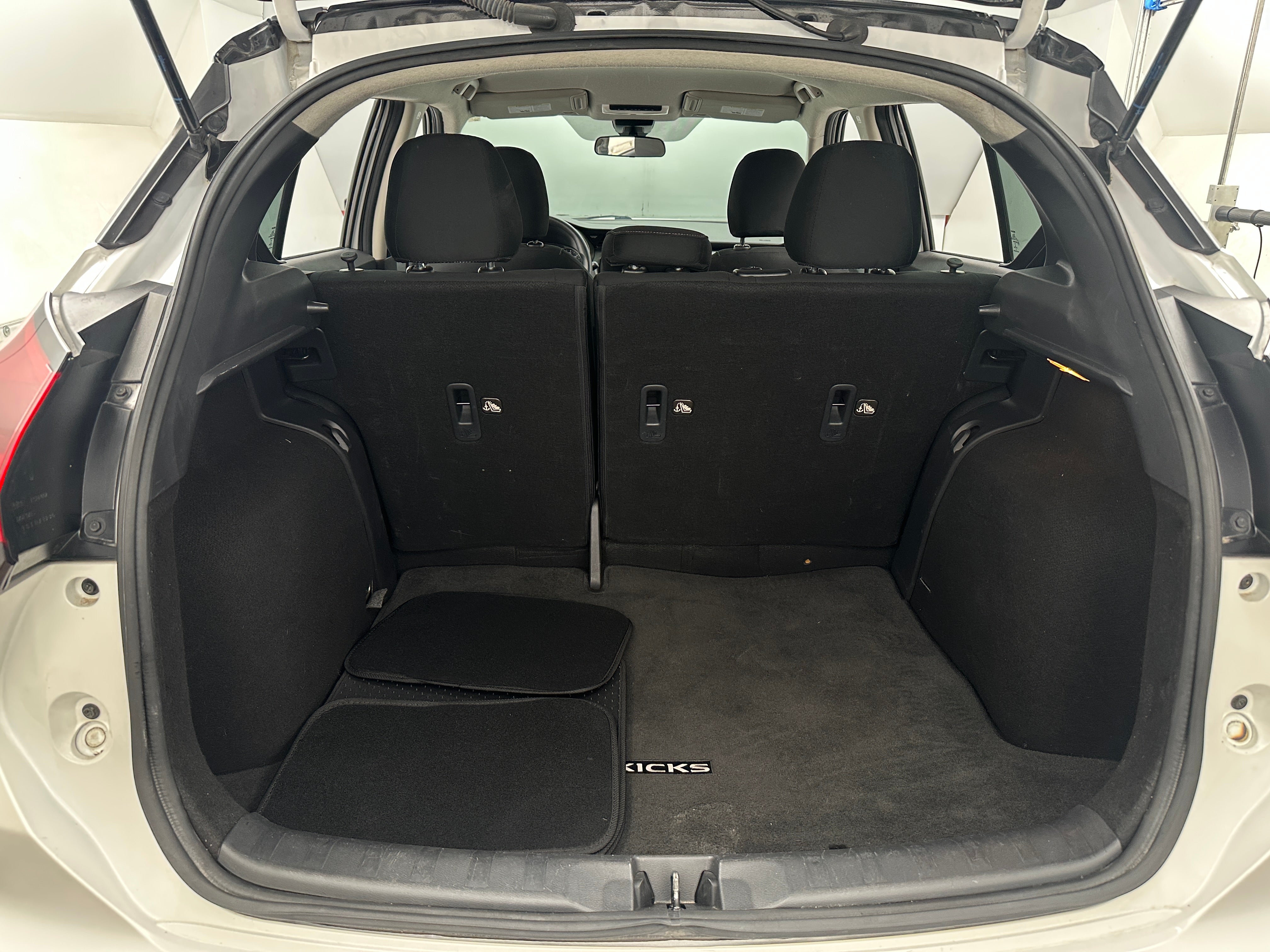 2021 Nissan Kicks SV 7