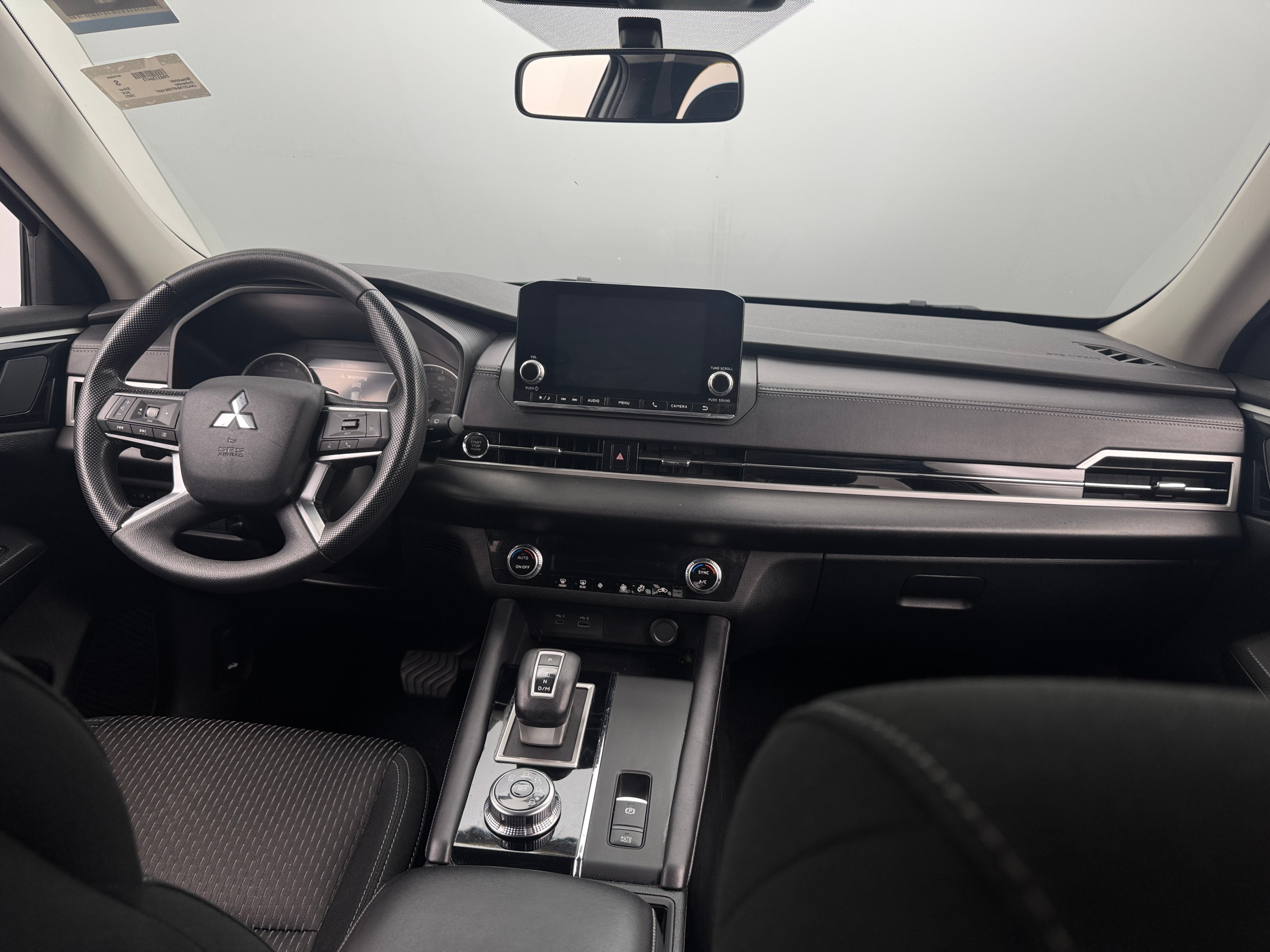 2023 Mitsubishi Outlander ES 3