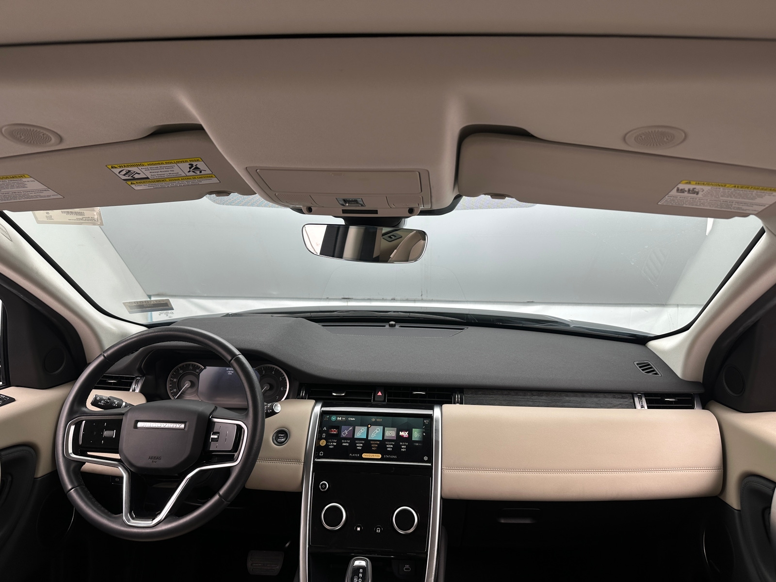Thumbnail: 2023 Land Rover Discovery Sport - 3