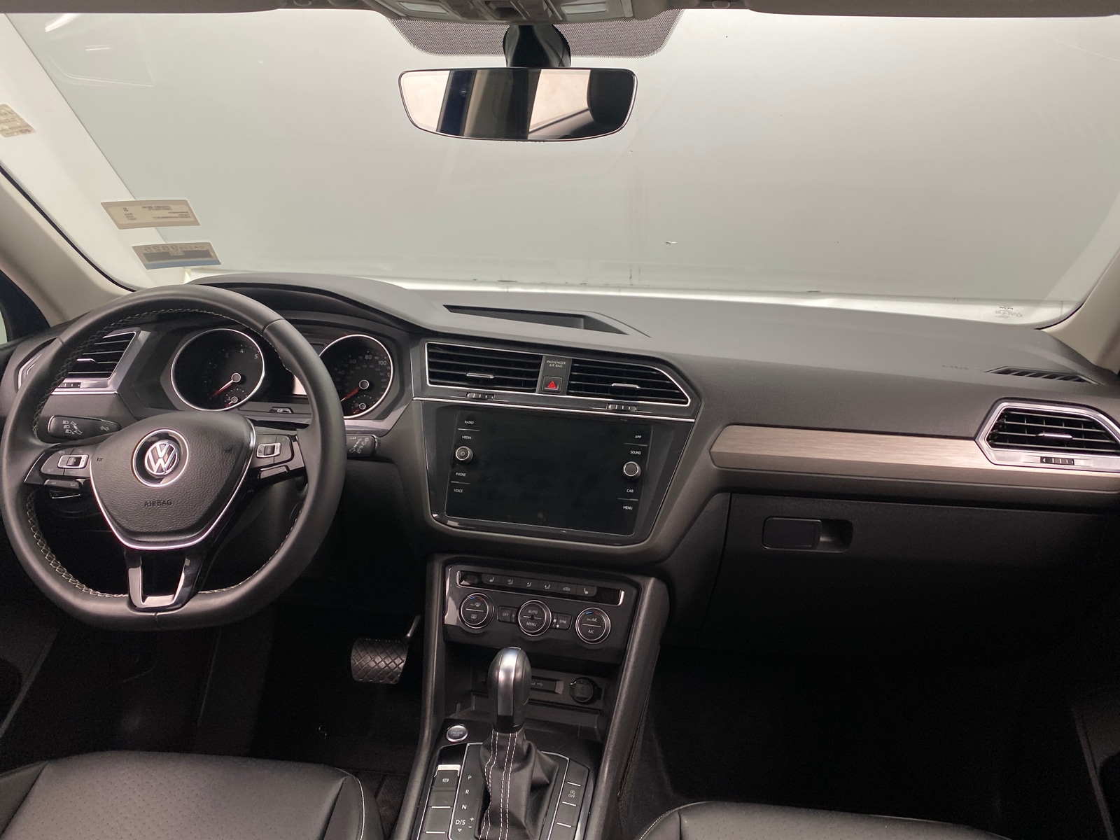 Thumbnail: 2021 Volkswagen Tiguan - 2