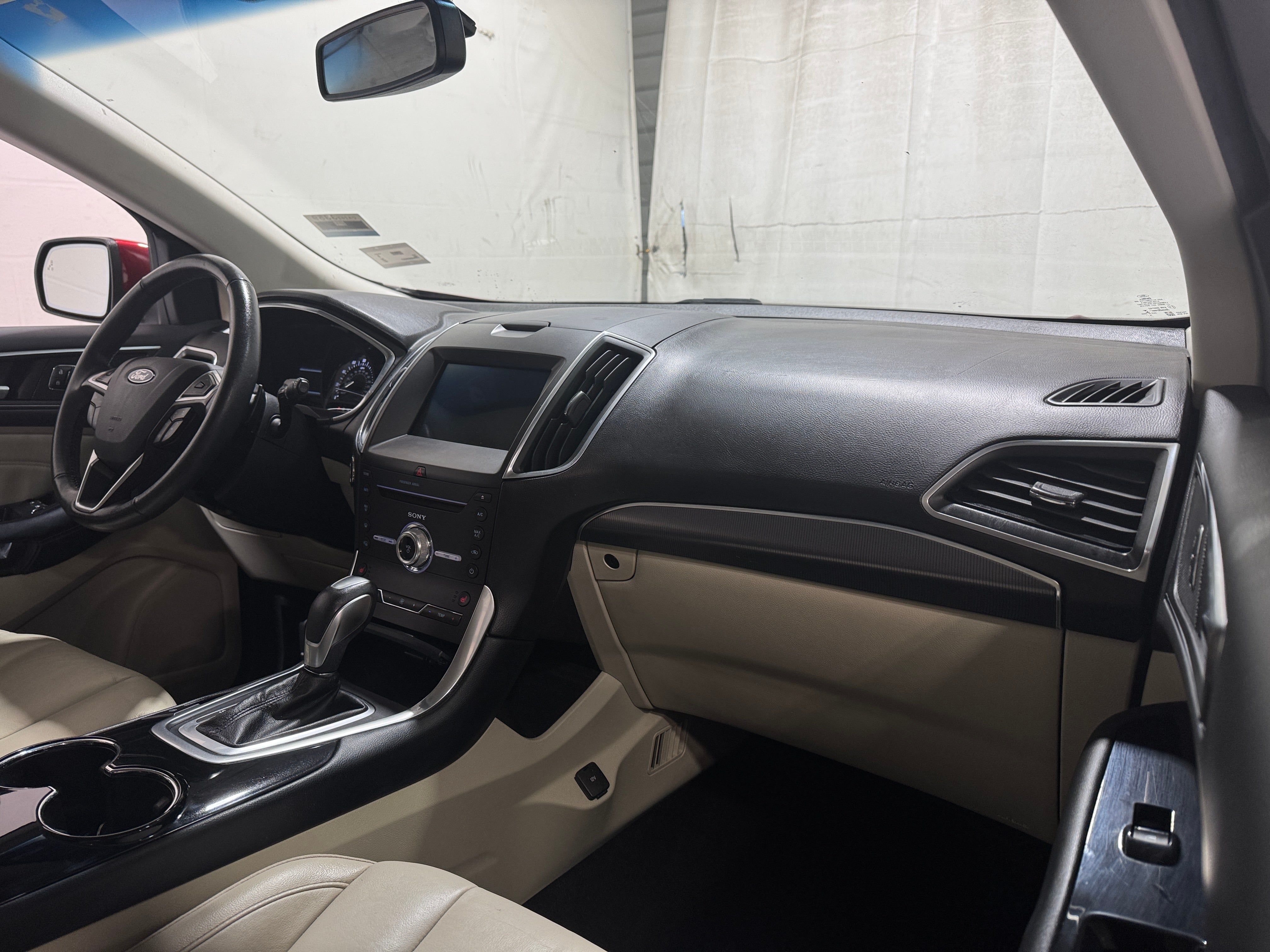 2017 Ford Edge Titanium 2