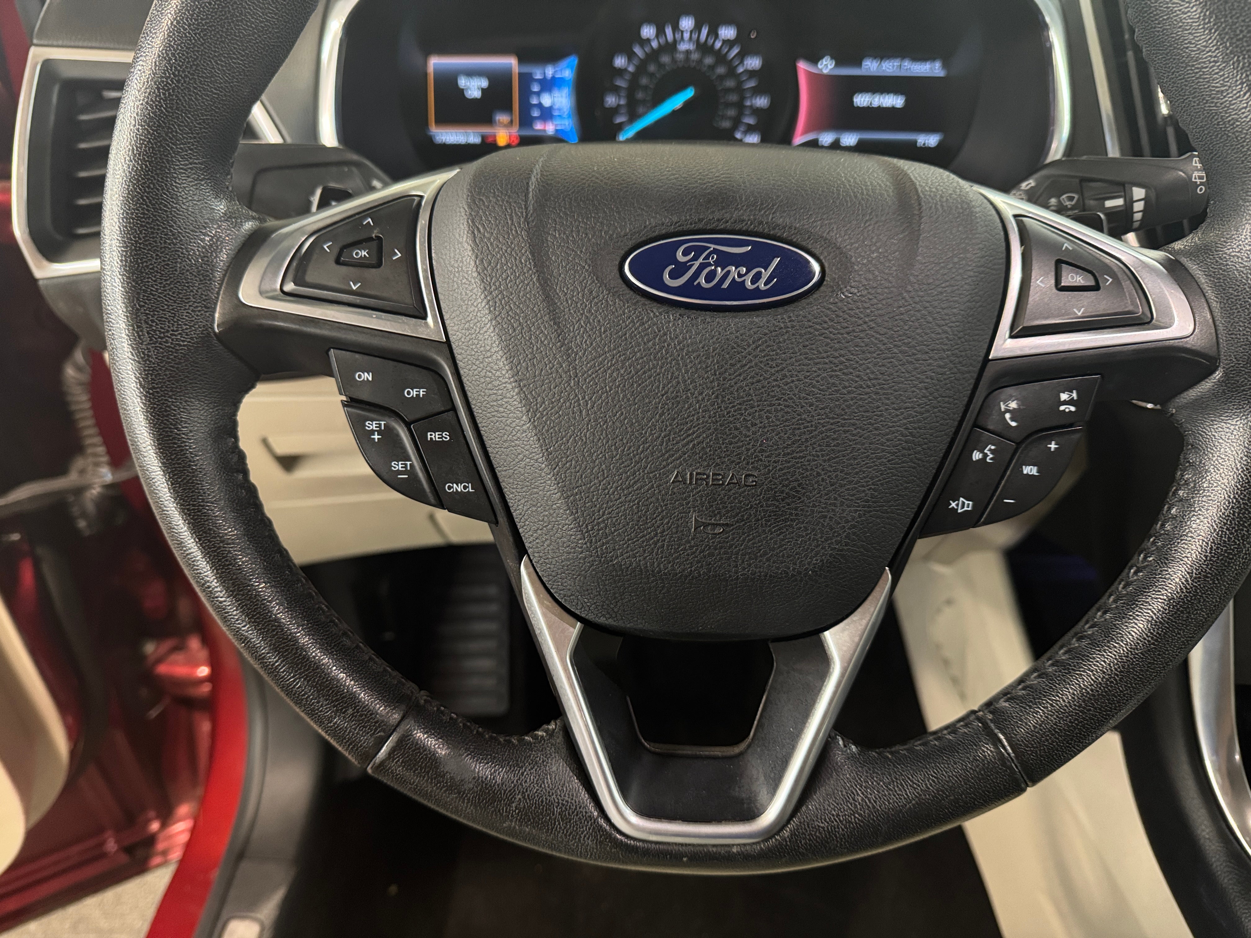 2017 Ford Edge Titanium 4