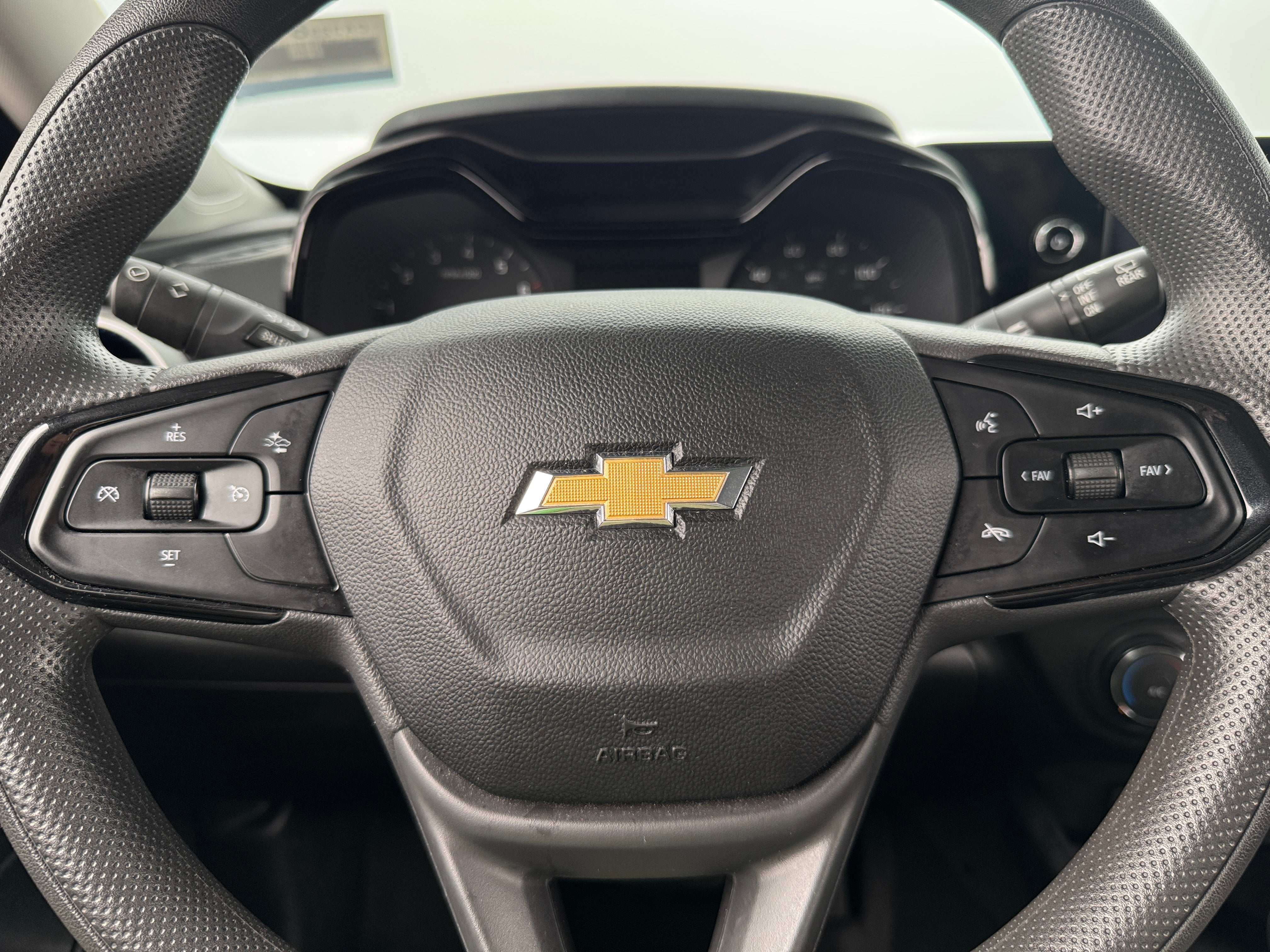 2024 Chevrolet Trax LS 5