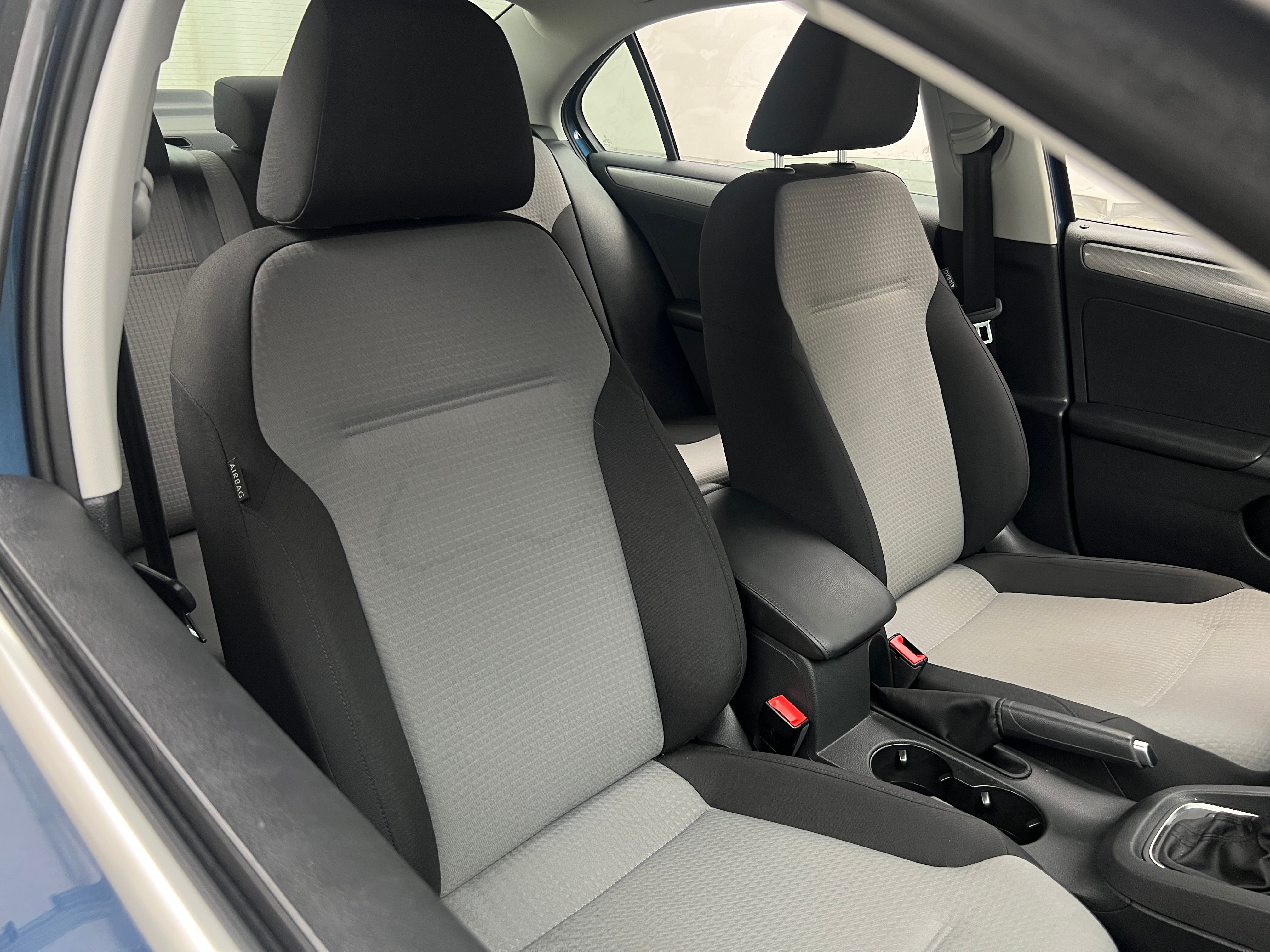 2017 Volkswagen Jetta S 2