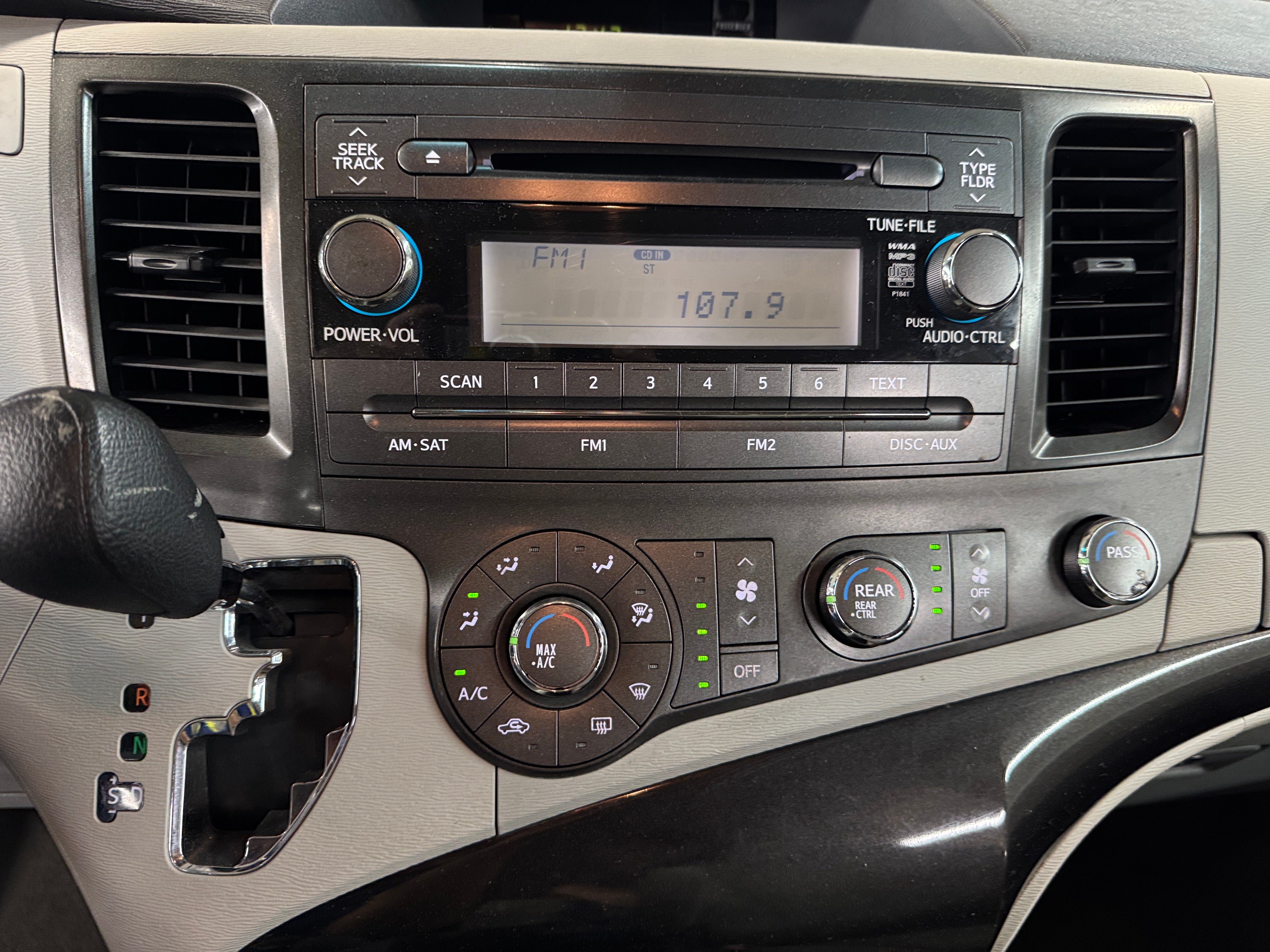 2012 Toyota Sienna Base 4