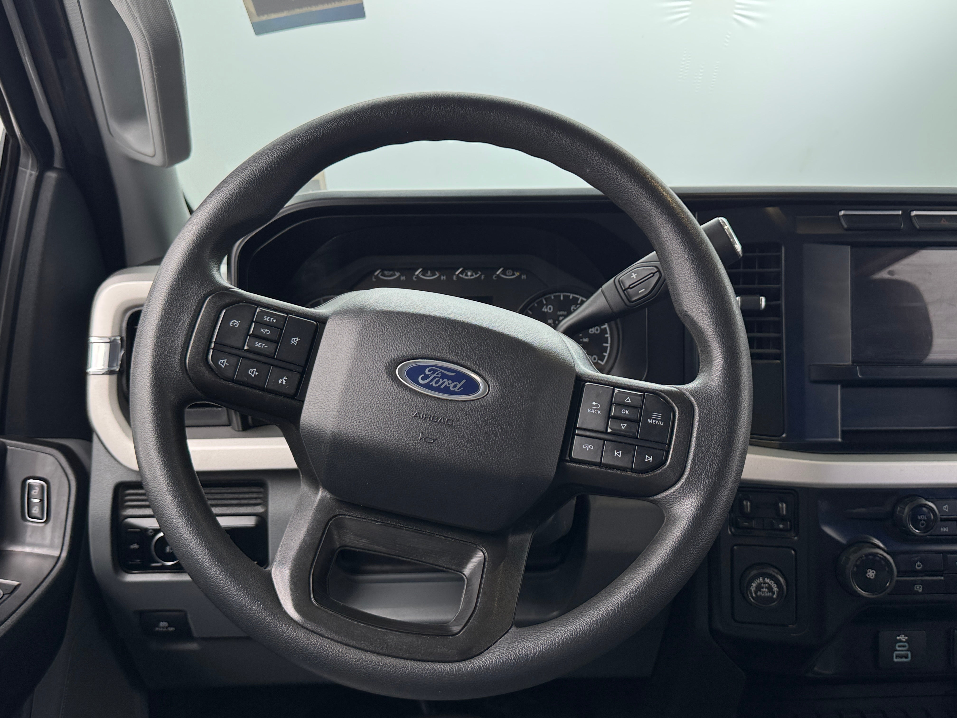 2024 Ford Econoline E-250 5