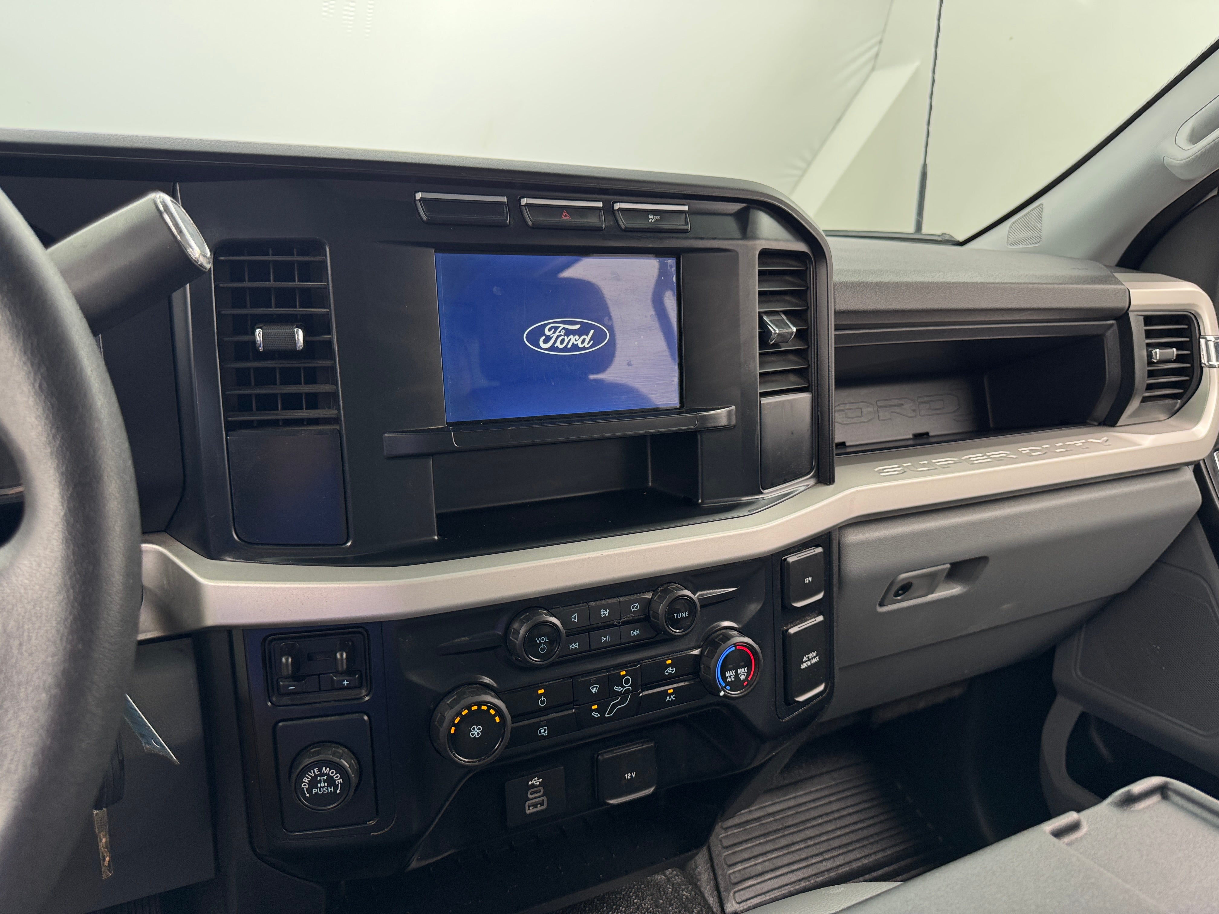 2024 Ford Econoline E-250 4