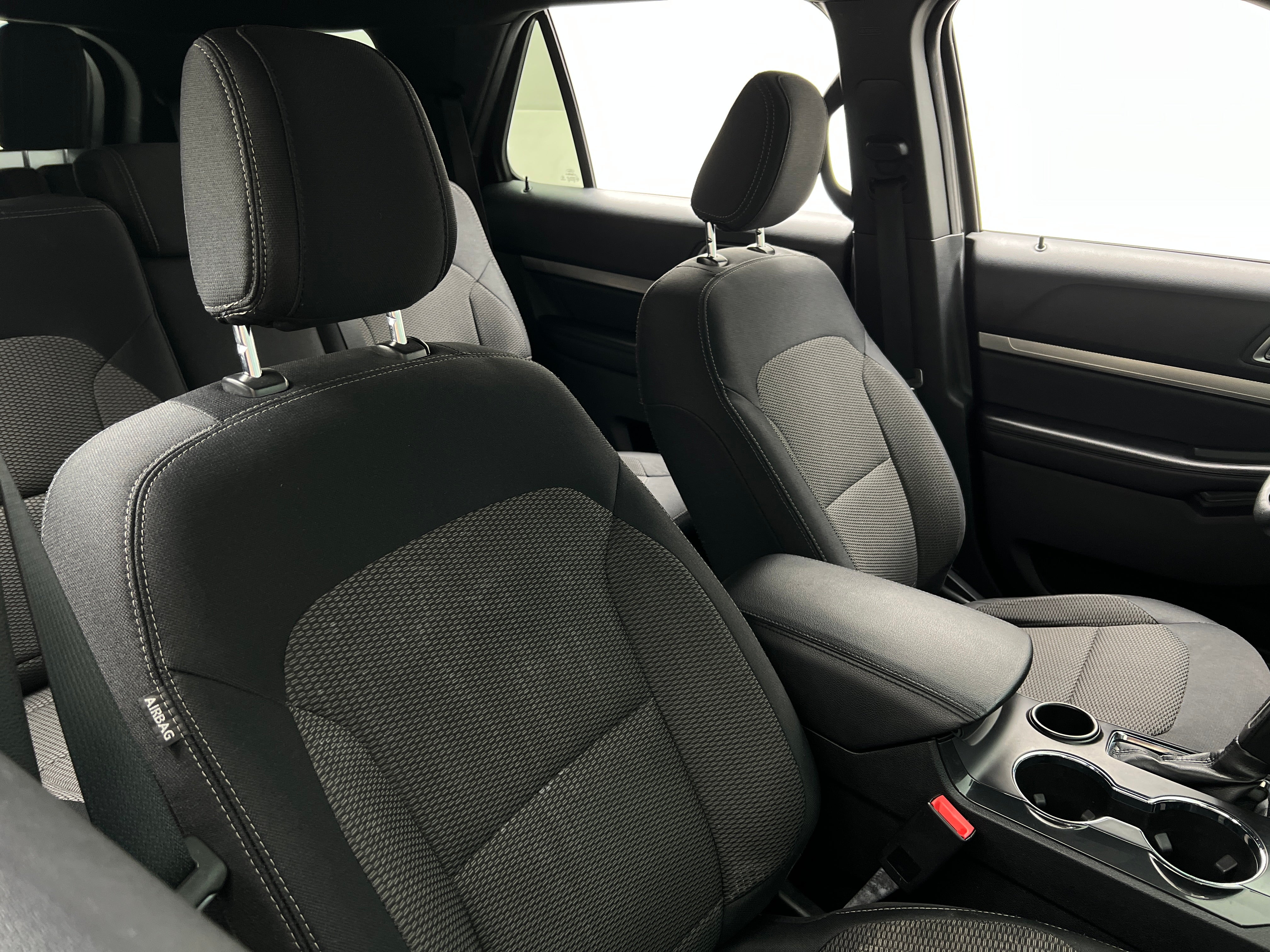 2018 Ford Explorer XLT 2