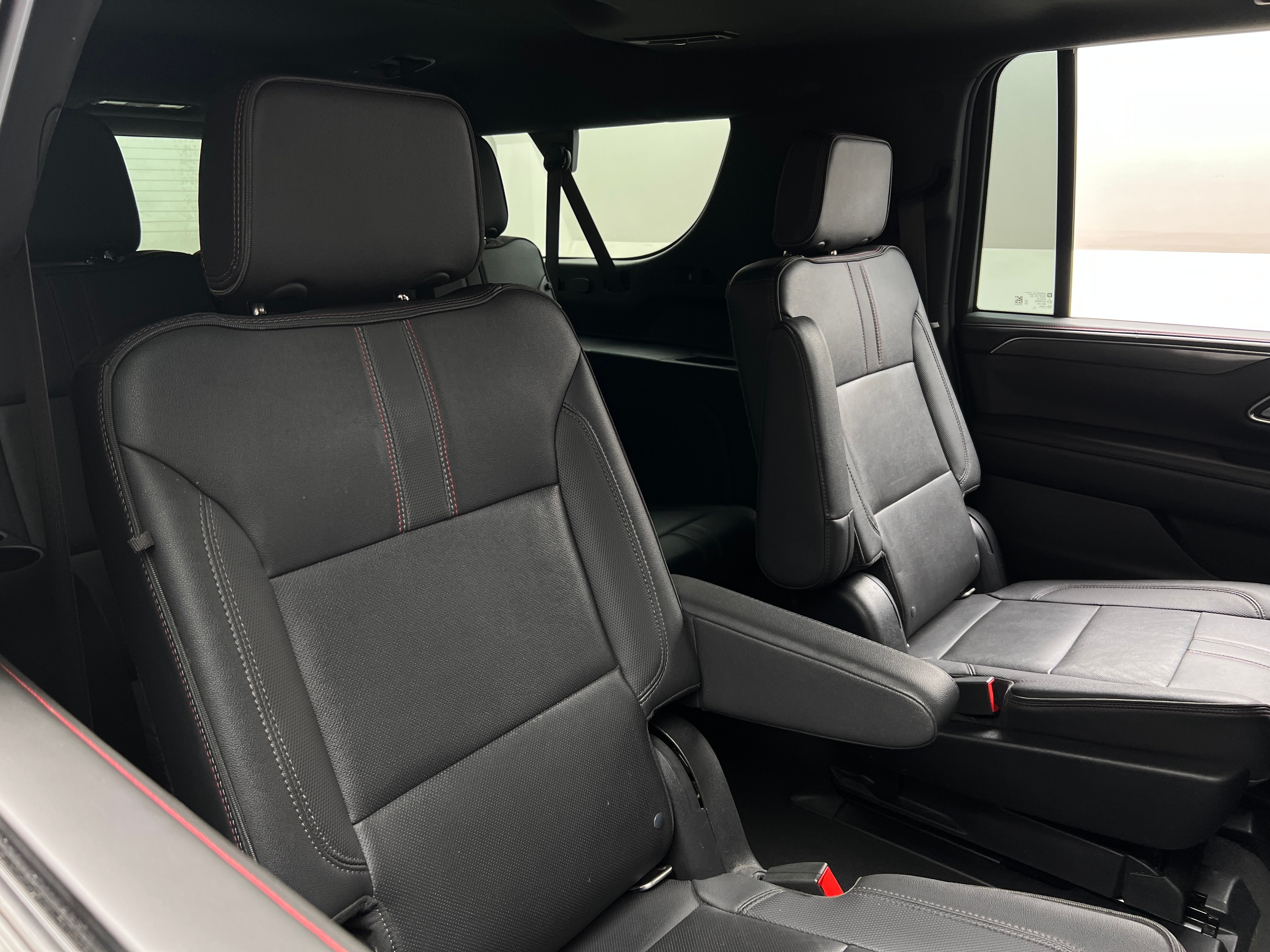 2022 Chevrolet Suburban RST 5