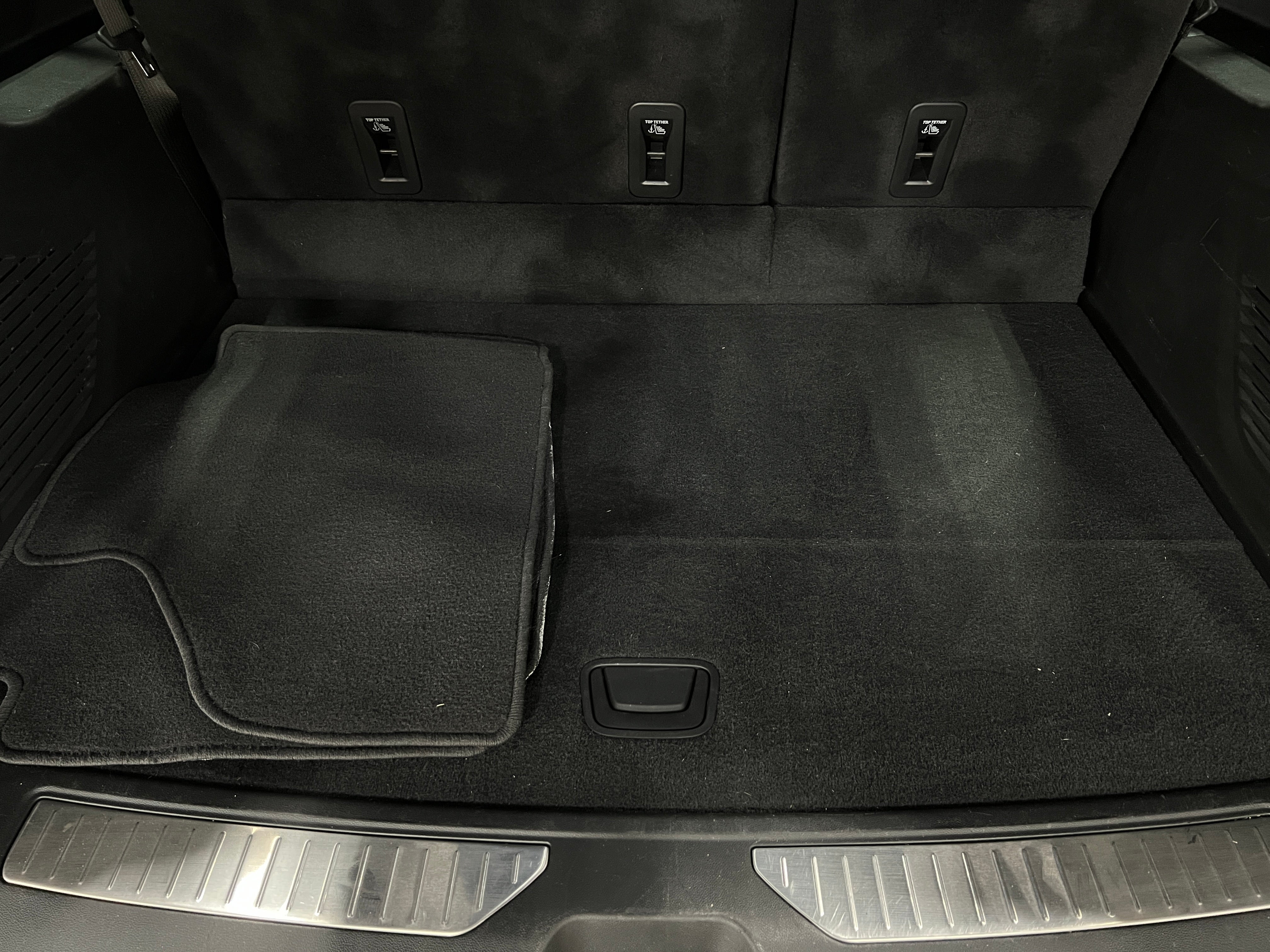 2022 Chevrolet Suburban RST 6