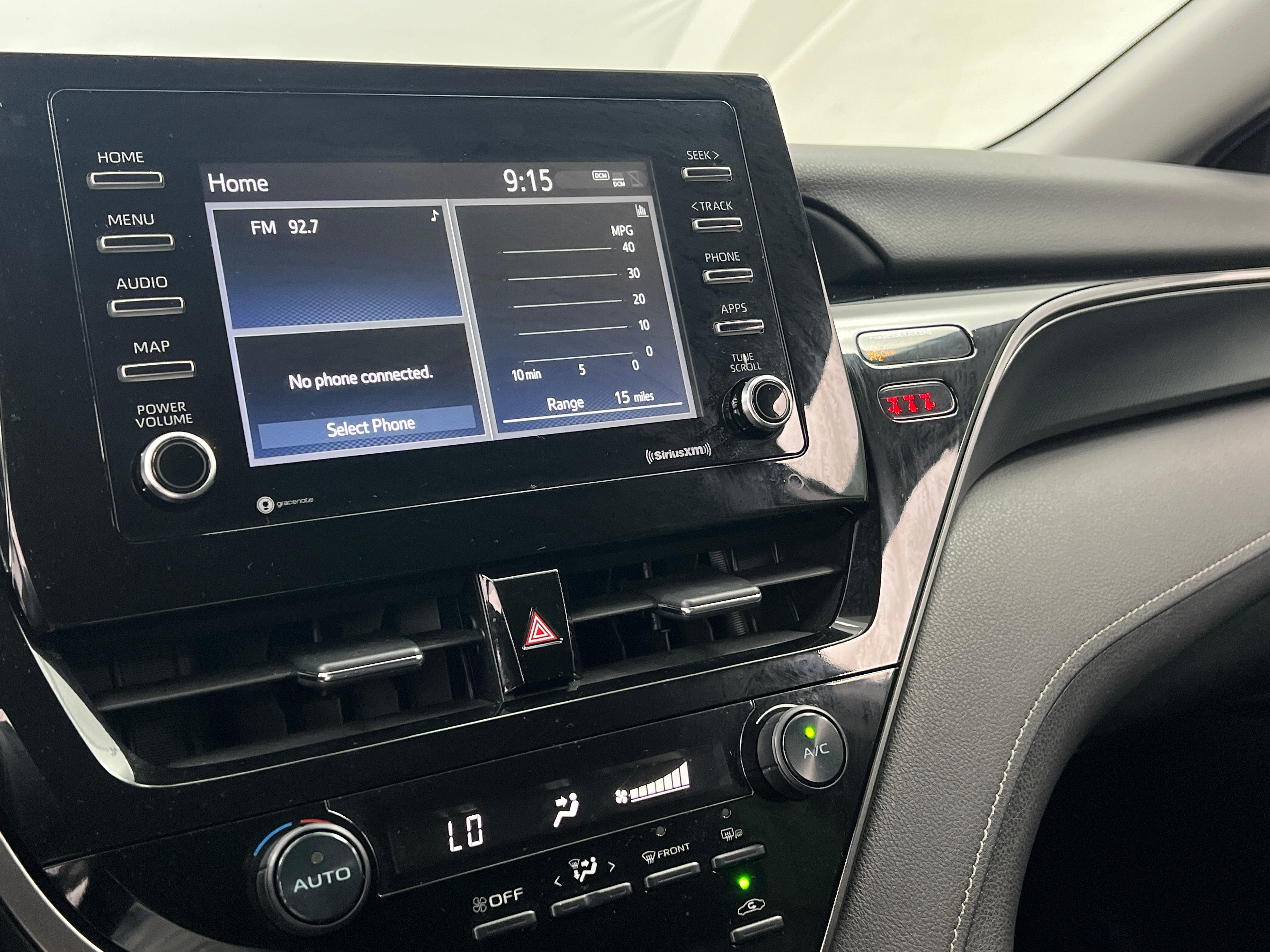 2021 Toyota Camry SE 3