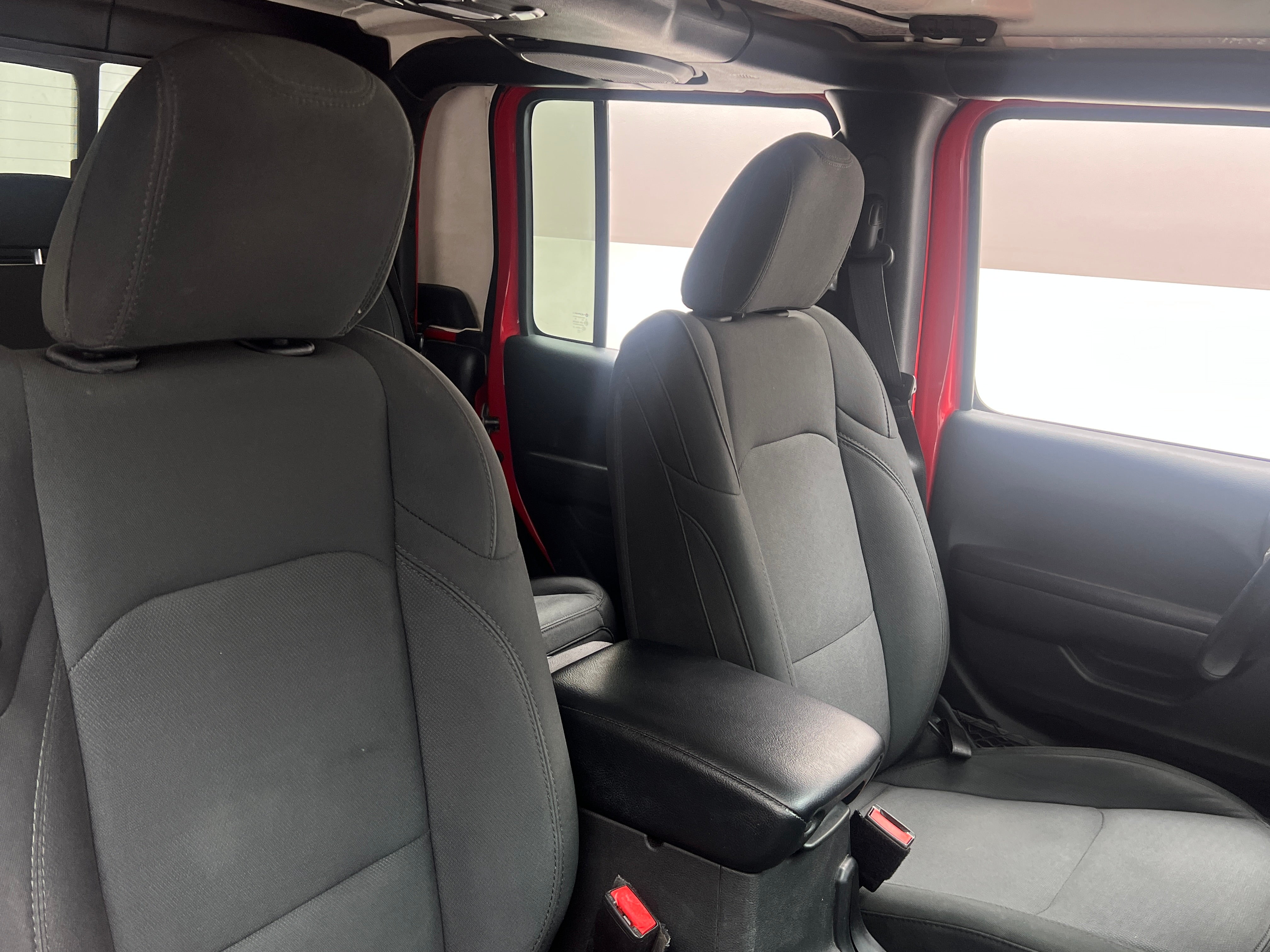 2021 Jeep Gladiator Willys 2