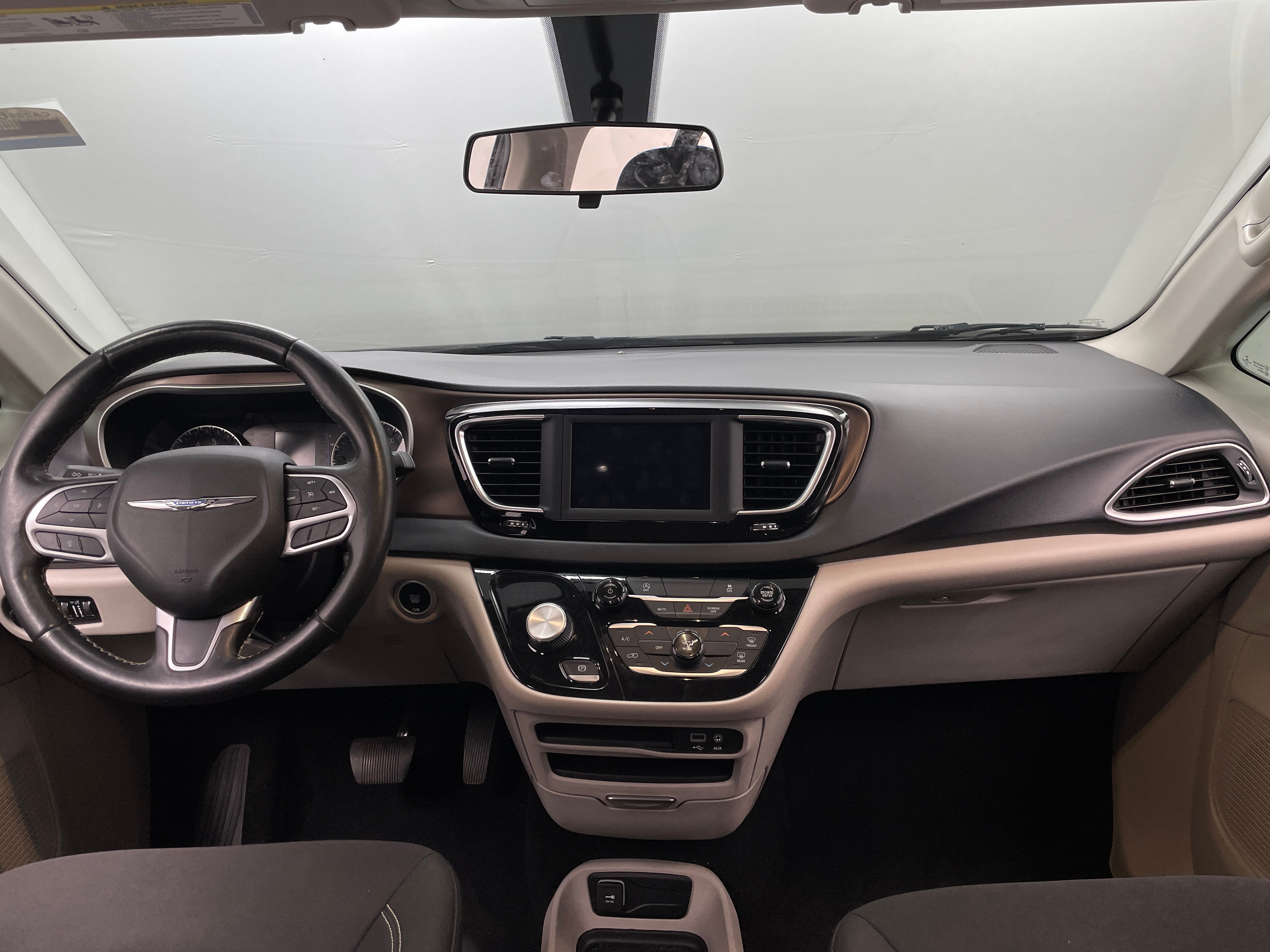 2020 Chrysler Voyager LX 3