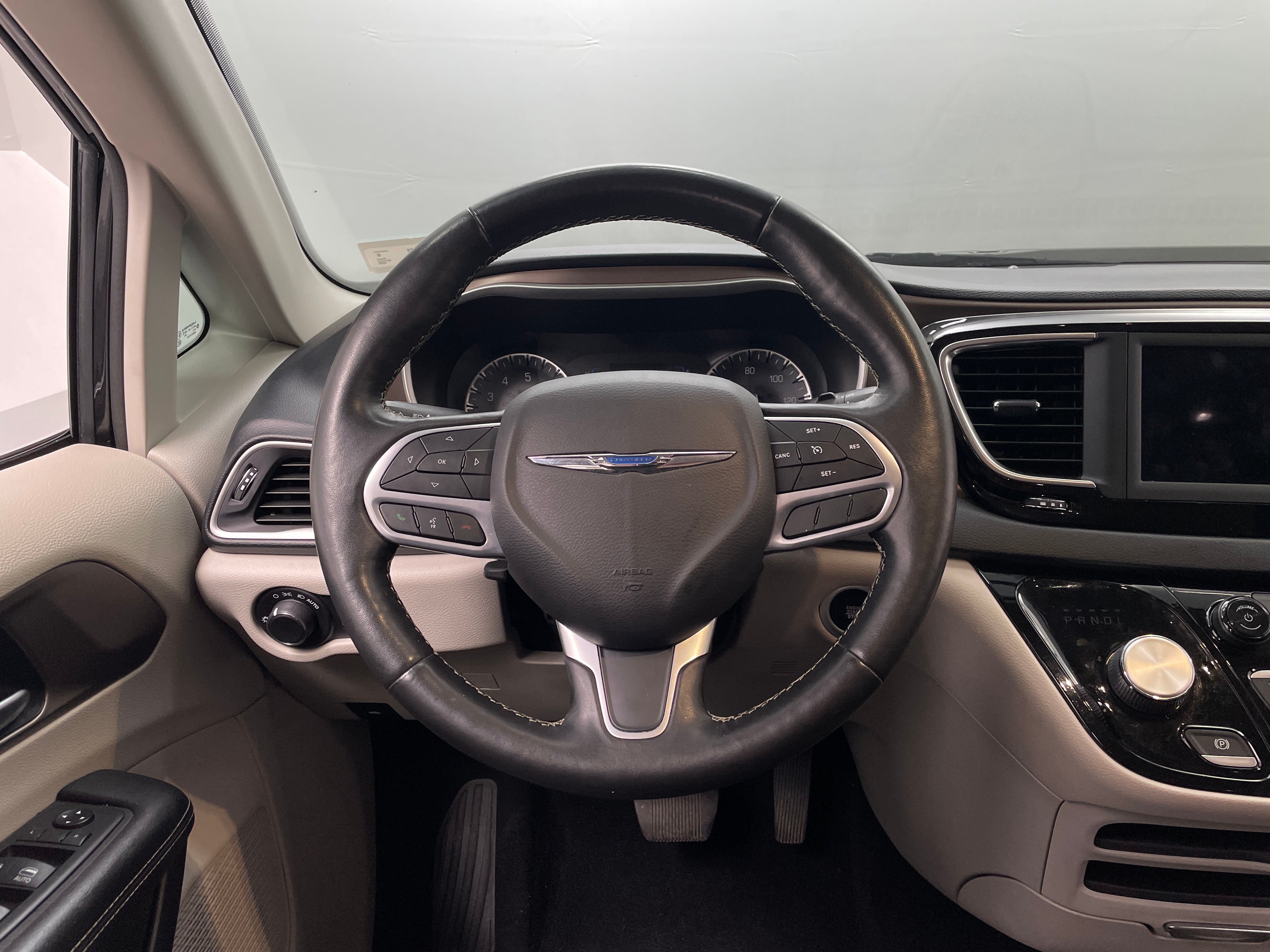 2020 Chrysler Voyager LX 5