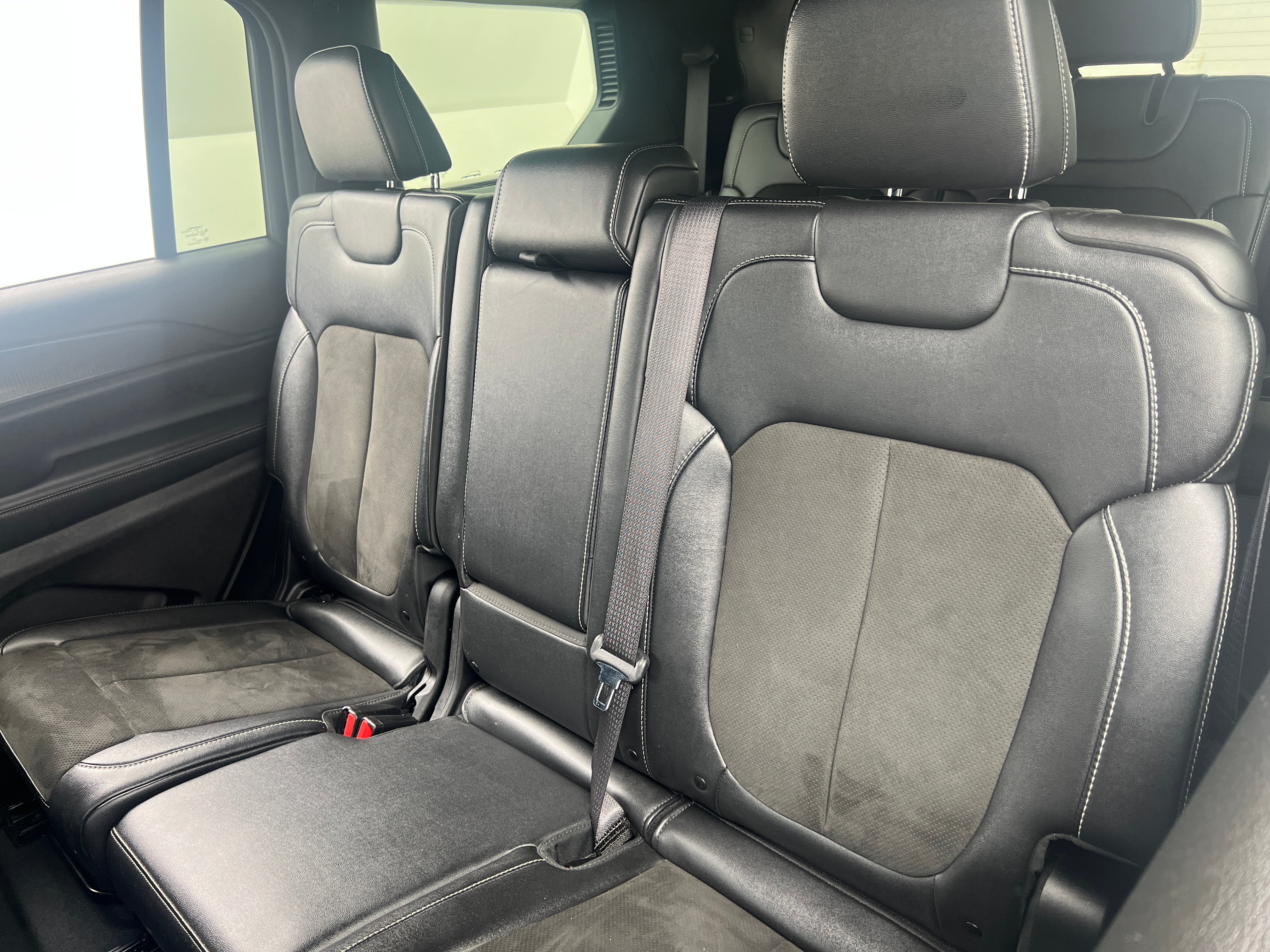 2023 Jeep Grand Cherokee L Altitude 5