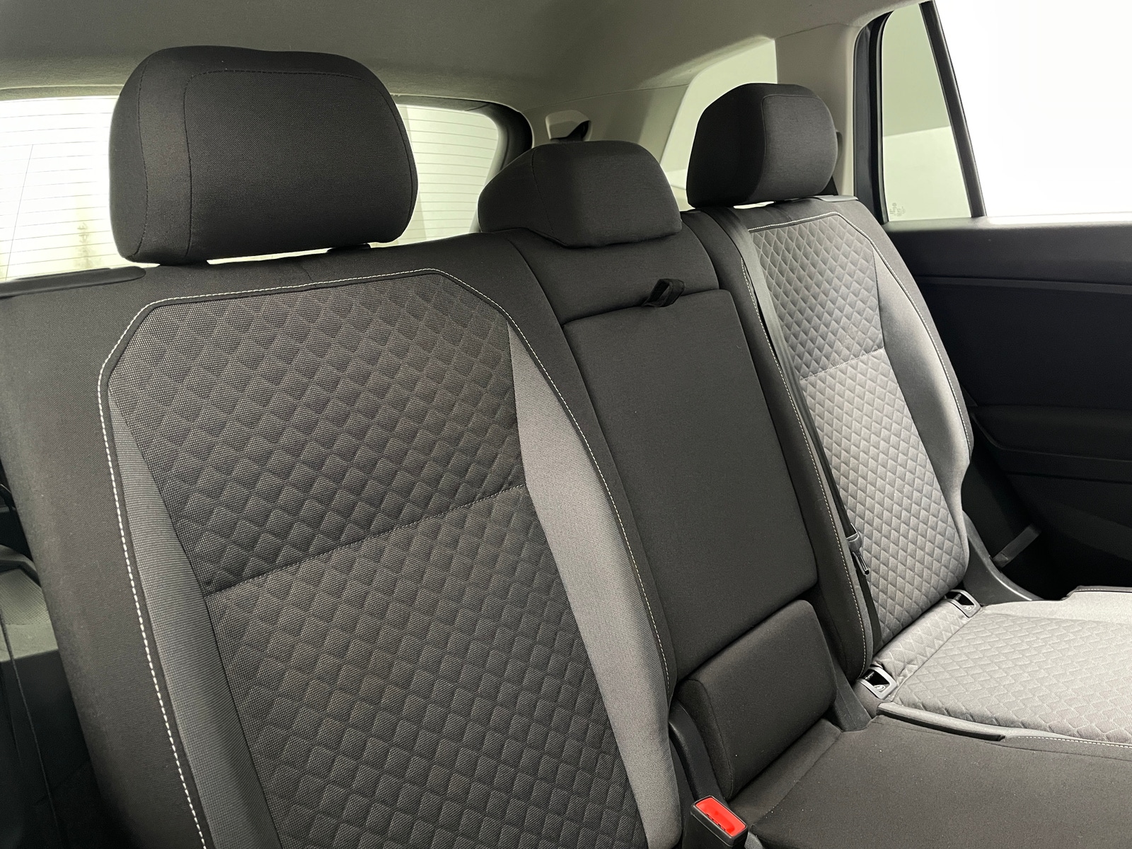 Thumbnail: 2021 Volkswagen Tiguan - 6