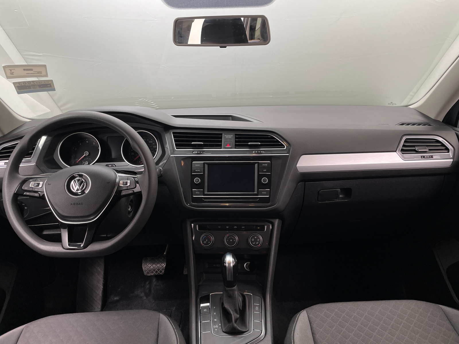 Thumbnail: 2021 Volkswagen Tiguan - 3