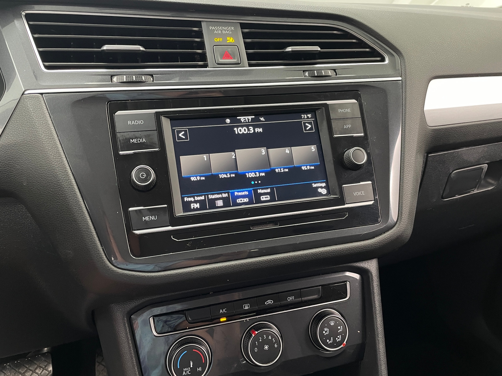 Thumbnail: 2021 Volkswagen Tiguan - 4