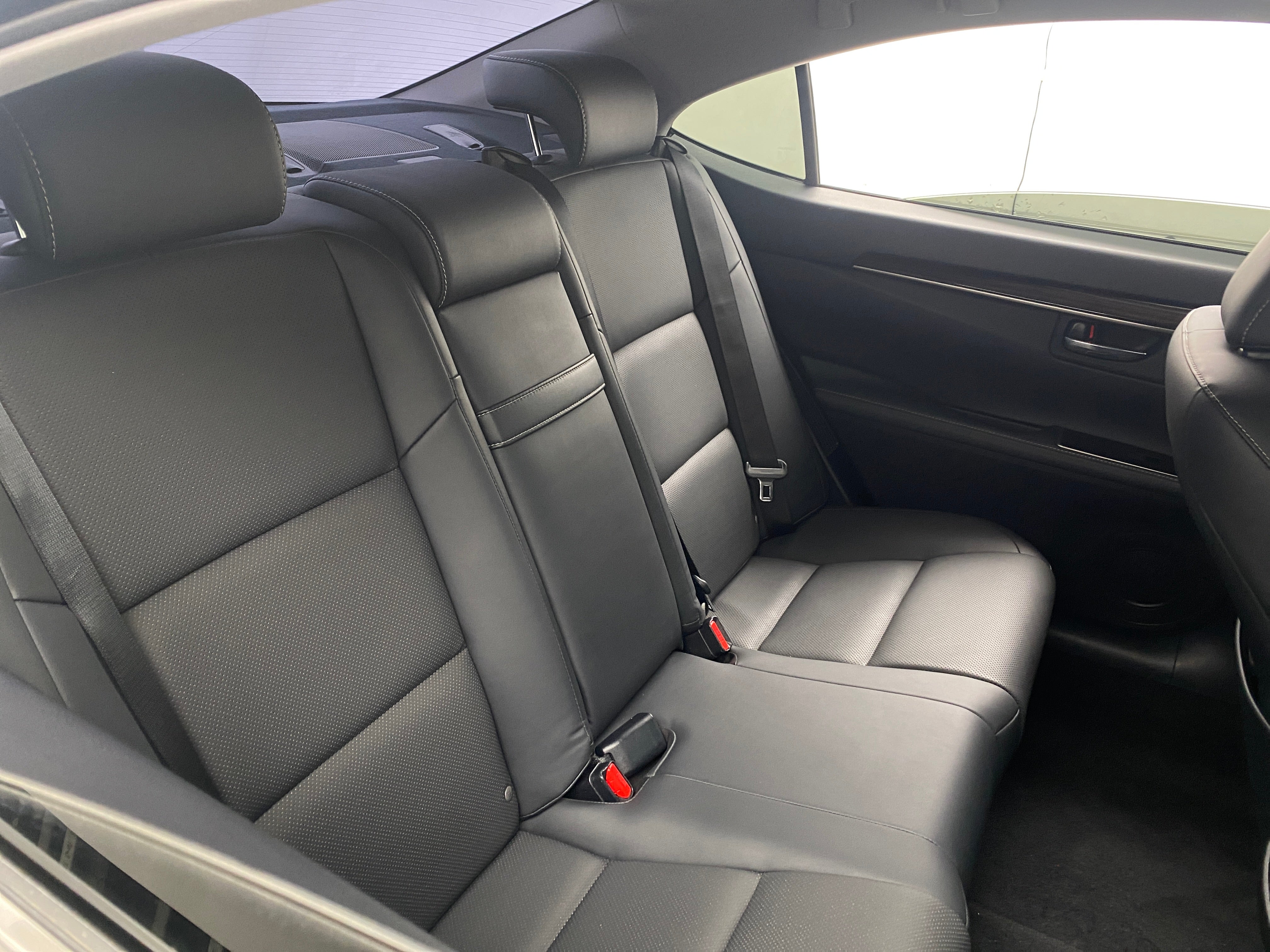 2016 Lexus ES Hybrid 300h 5