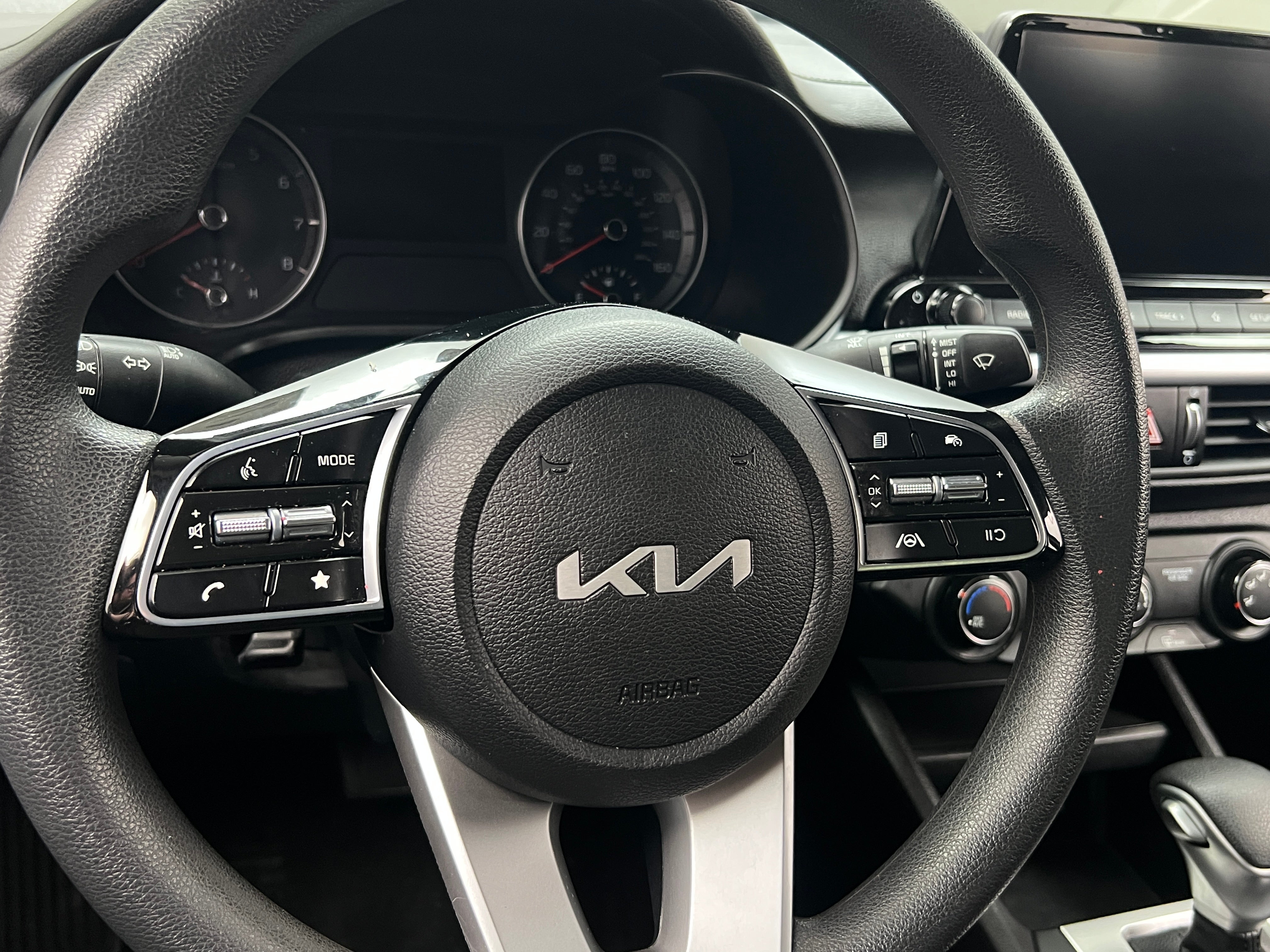 2023 Kia Forte LXS 5