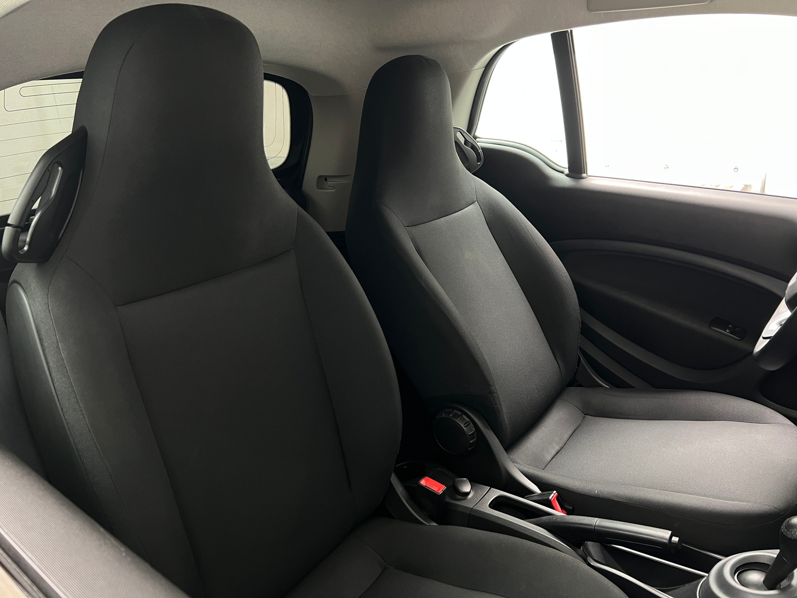 Thumbnail: 2018 smart fortwo - 2
