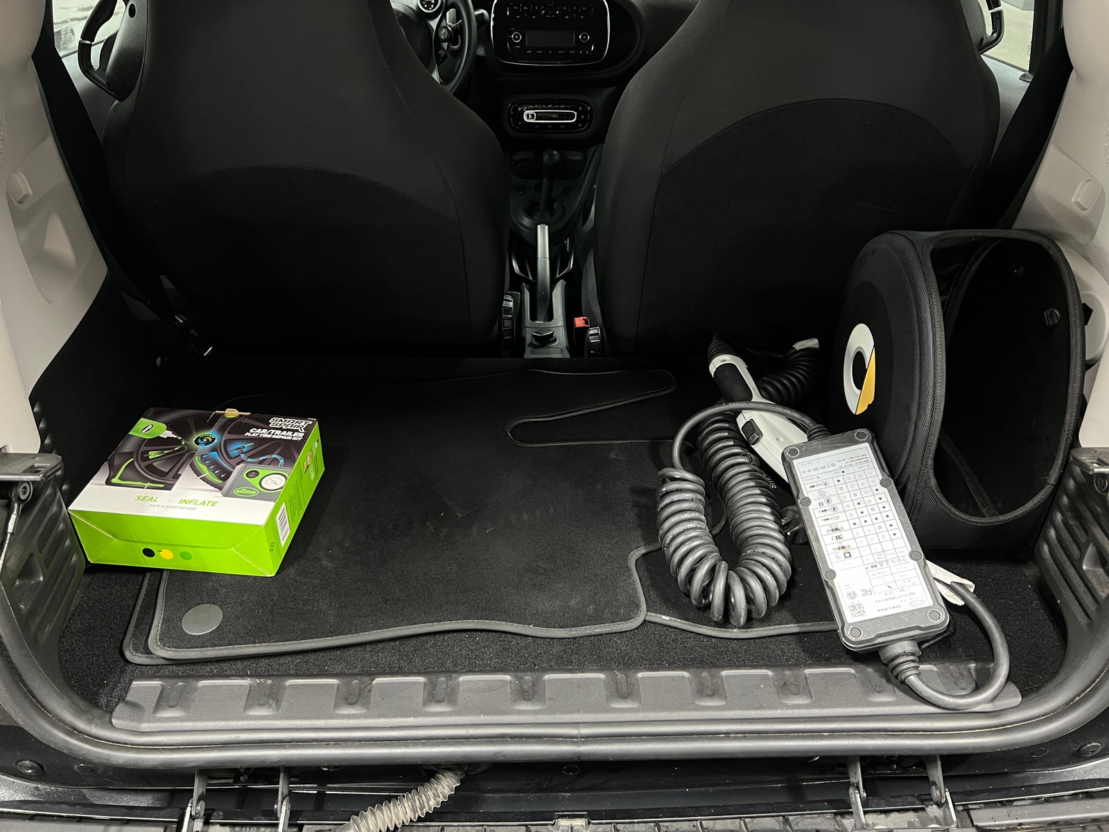 Thumbnail: 2018 smart fortwo - 6