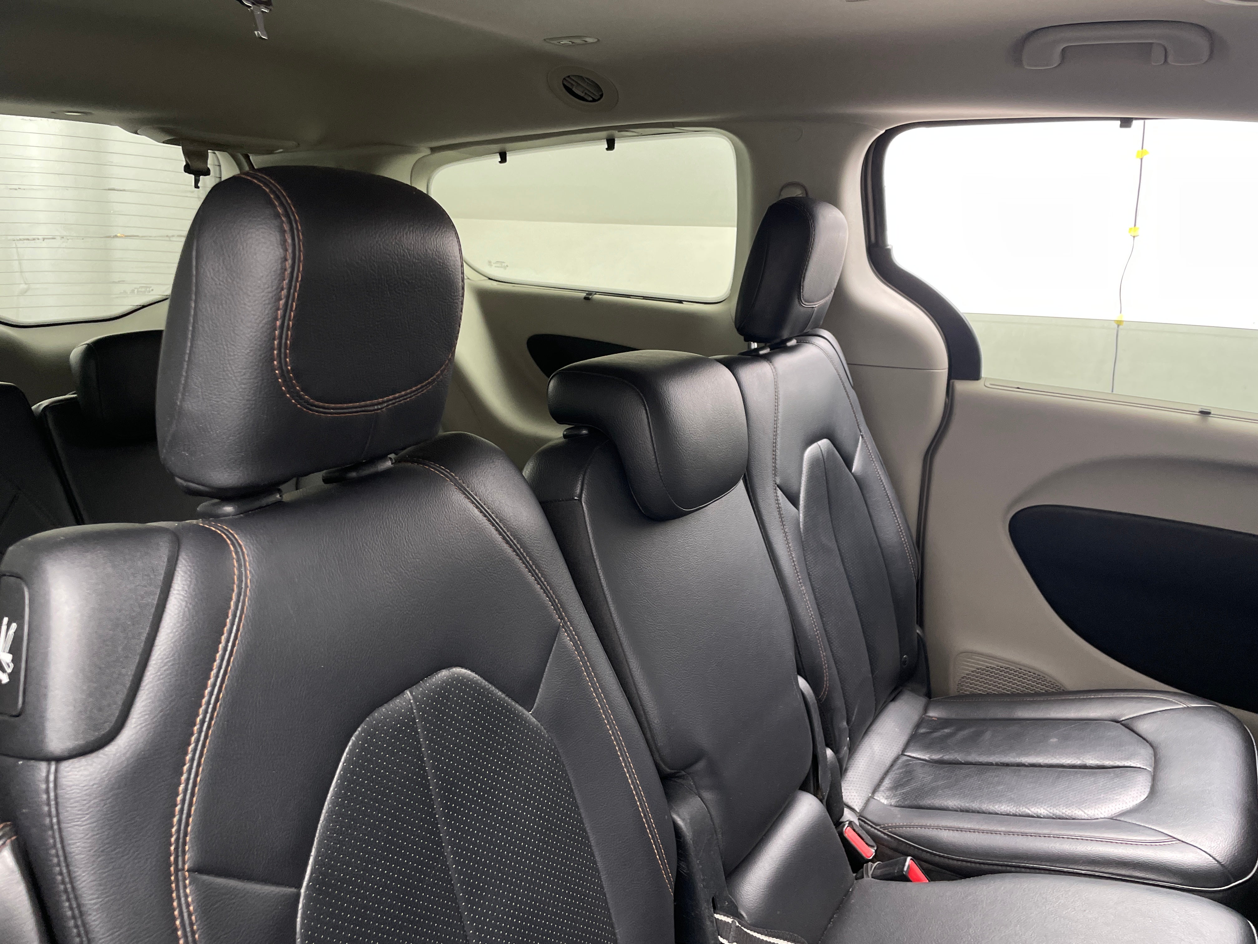 2017 Chrysler Pacifica  5
