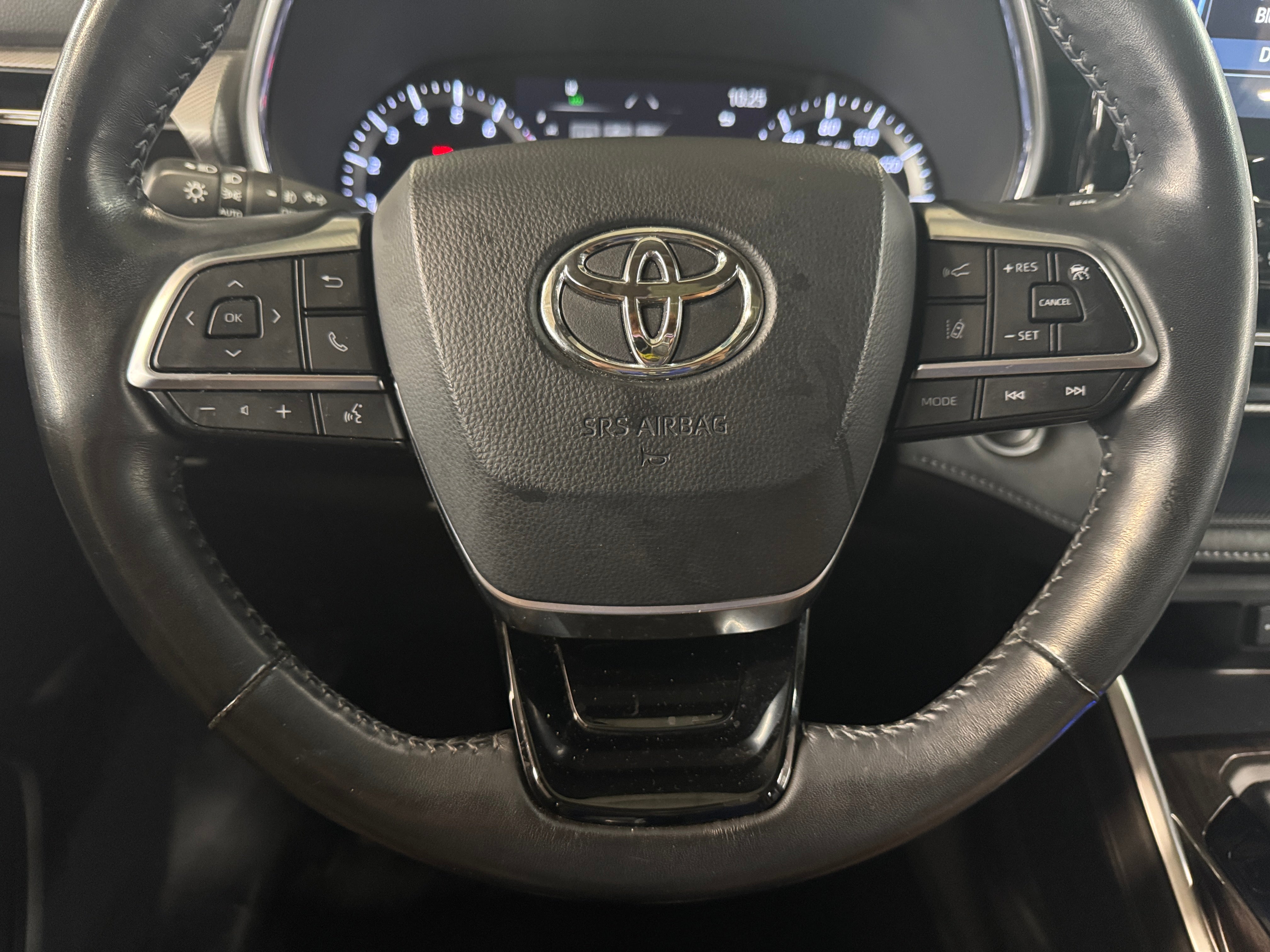 Thumbnail: 2020 Toyota Highlander - 4